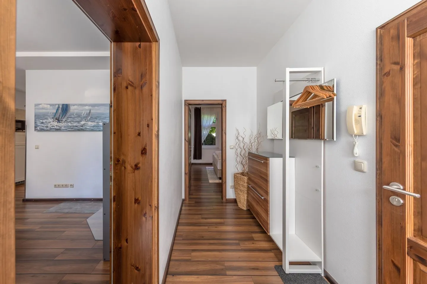 Kleines Meer Waren (Müritz) - Ferienwohnung Kleines Meer Flur mit Garderobe