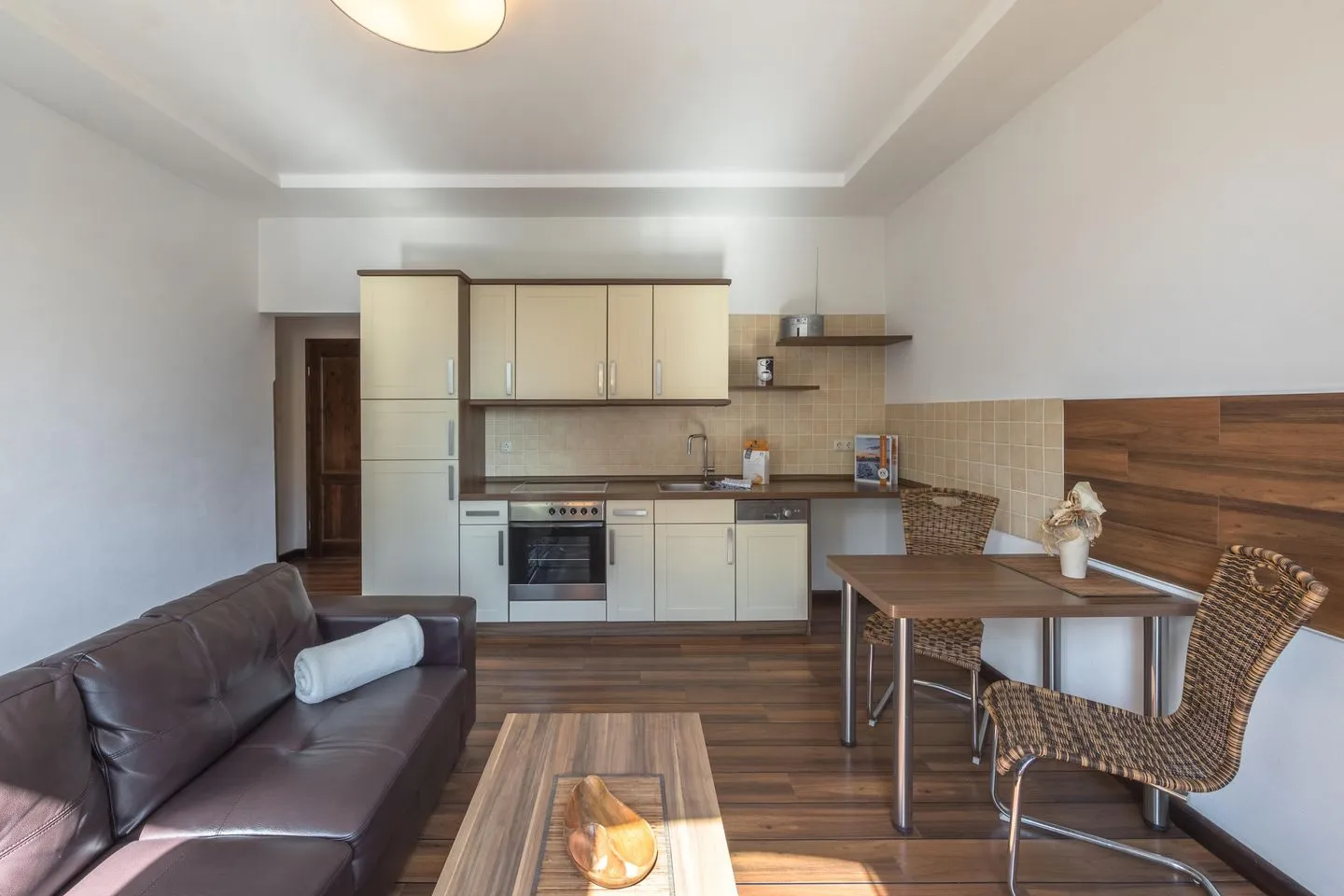 Strandkorb Waren (Müritz) - Ferienwohnung Strandkorb Küchenzeile