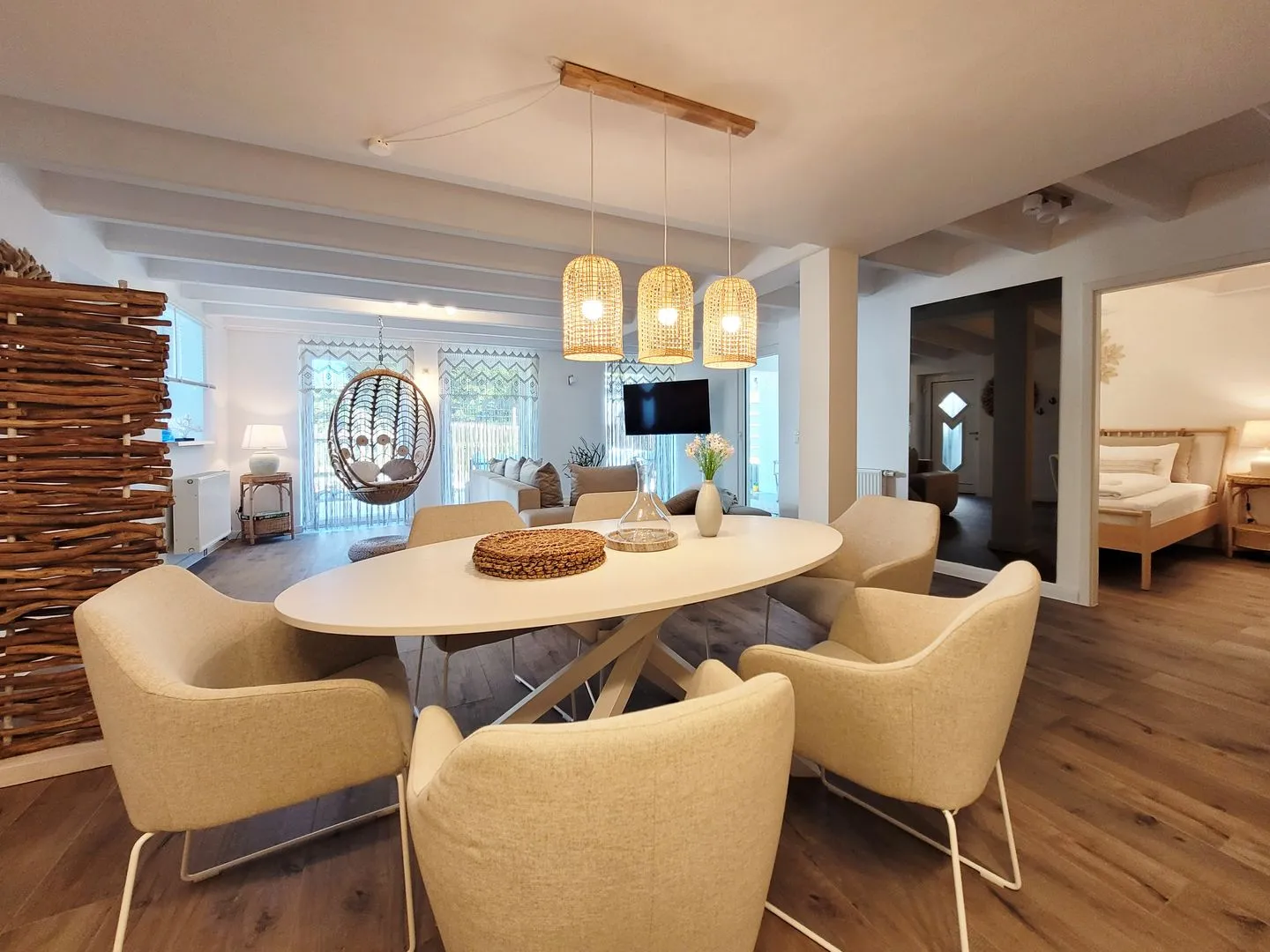Moderne Lounge-Ferienwohnung mit Terrasse, Strandkorb, Parkplatz - 50 Meter zum Strand Sierksdorf - Modernes Appartement Nummer 5 - Captain Cook