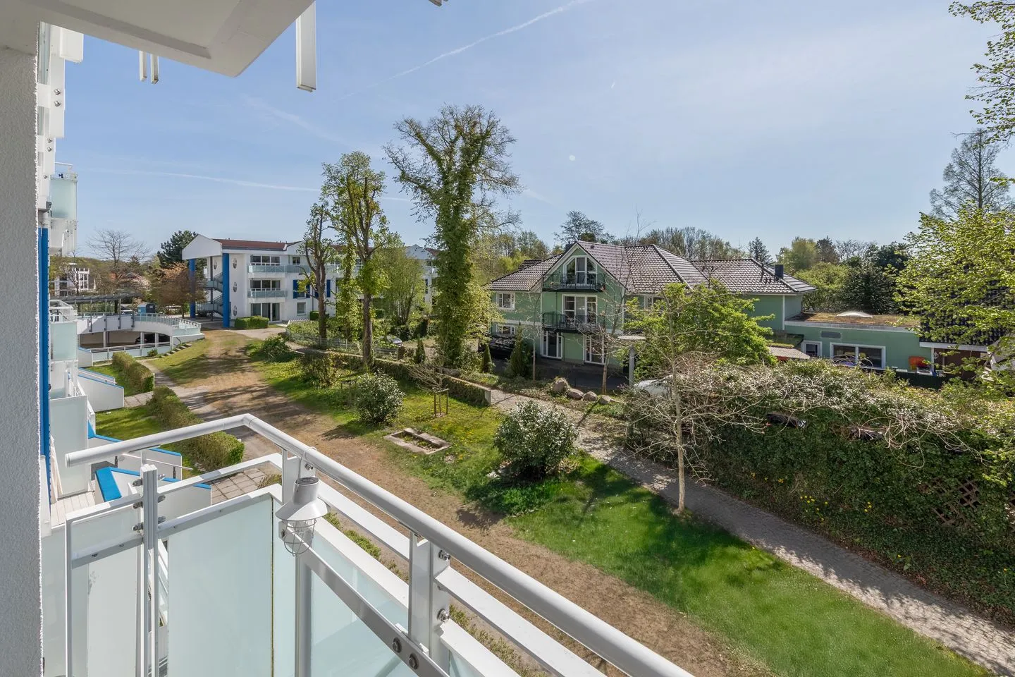 Godewind Zingst - Ferienwohnung Godewind Blick vom Balkon in die Umgebung und die Nachbarschaft