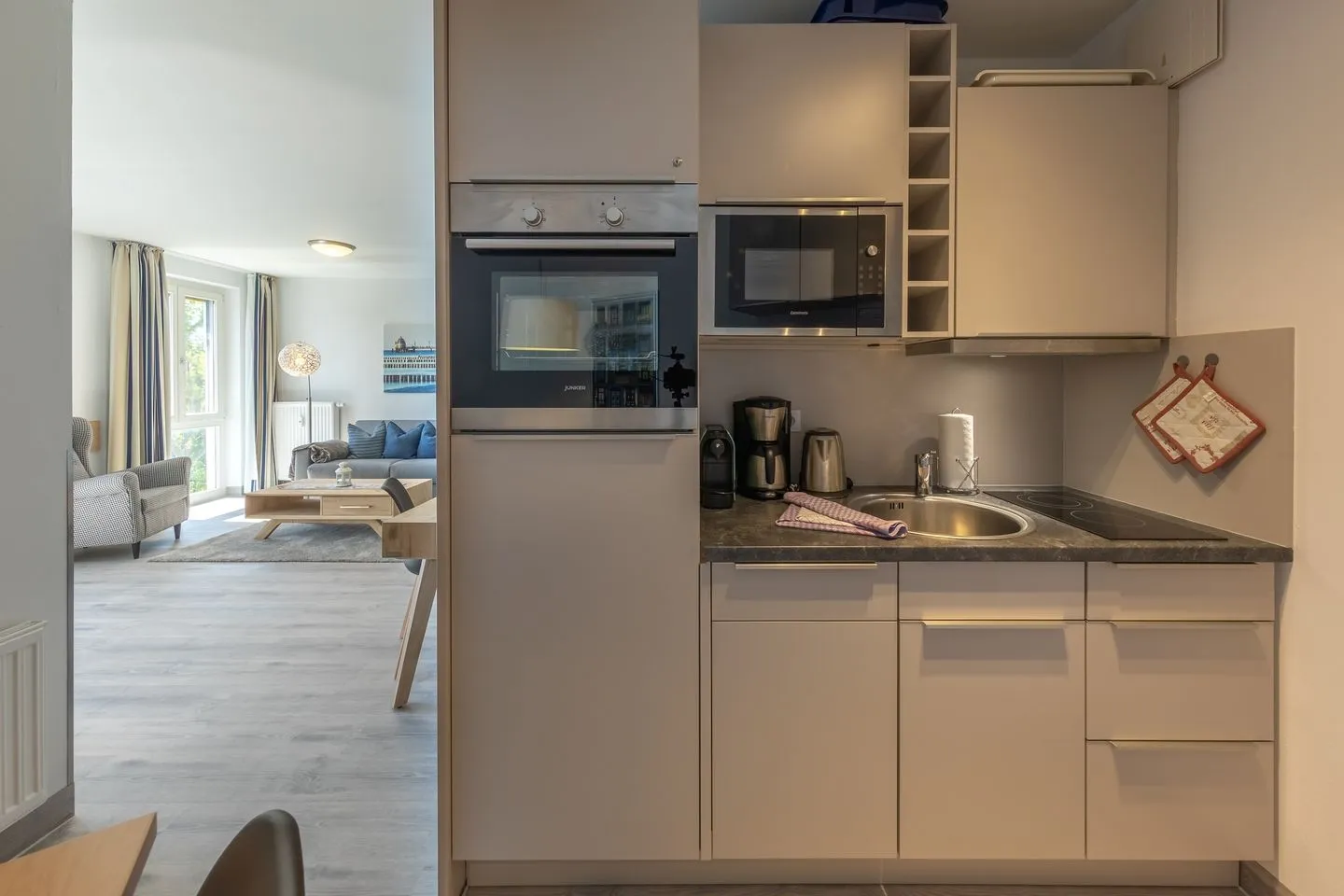 Ostseesonne Zingst - Ferienwohnung Ostseesonne moderne Küchenzeile