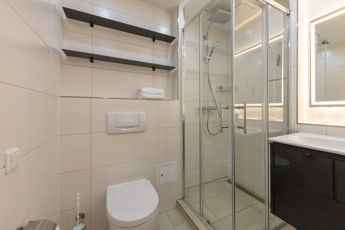 Leuchtturm Zingst - Ferienwohnung Leuchtturm Badezimmer mit Glasdusche