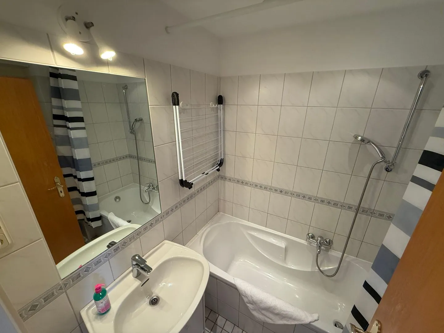Ferienwohnung im Haus Nordland App 83 Westerland - Bad mit Wanne