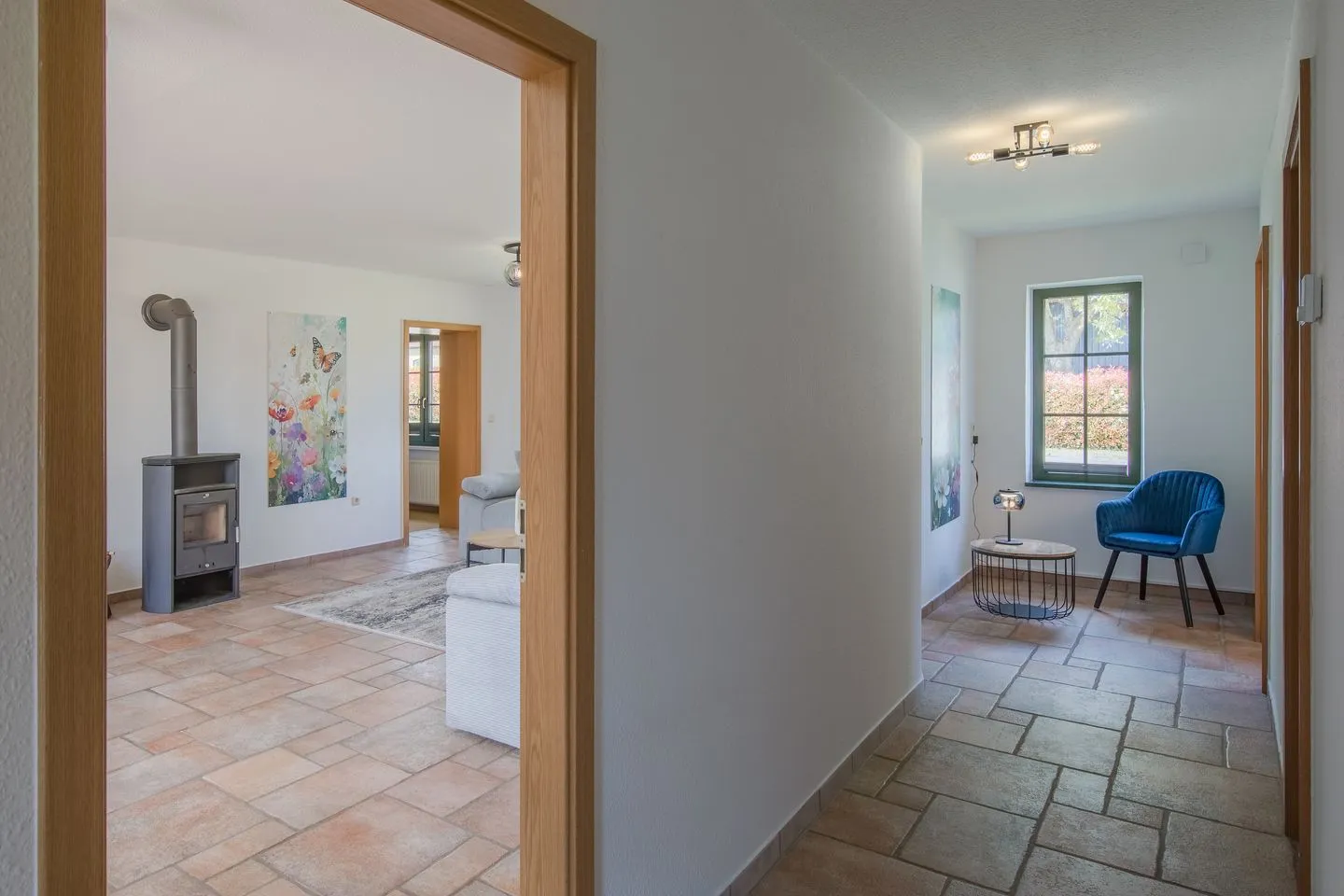 WiesenQuartier Penkow - Ferienhaus Wiesenquartier Penkow Flur mit Wohnzimmerblick