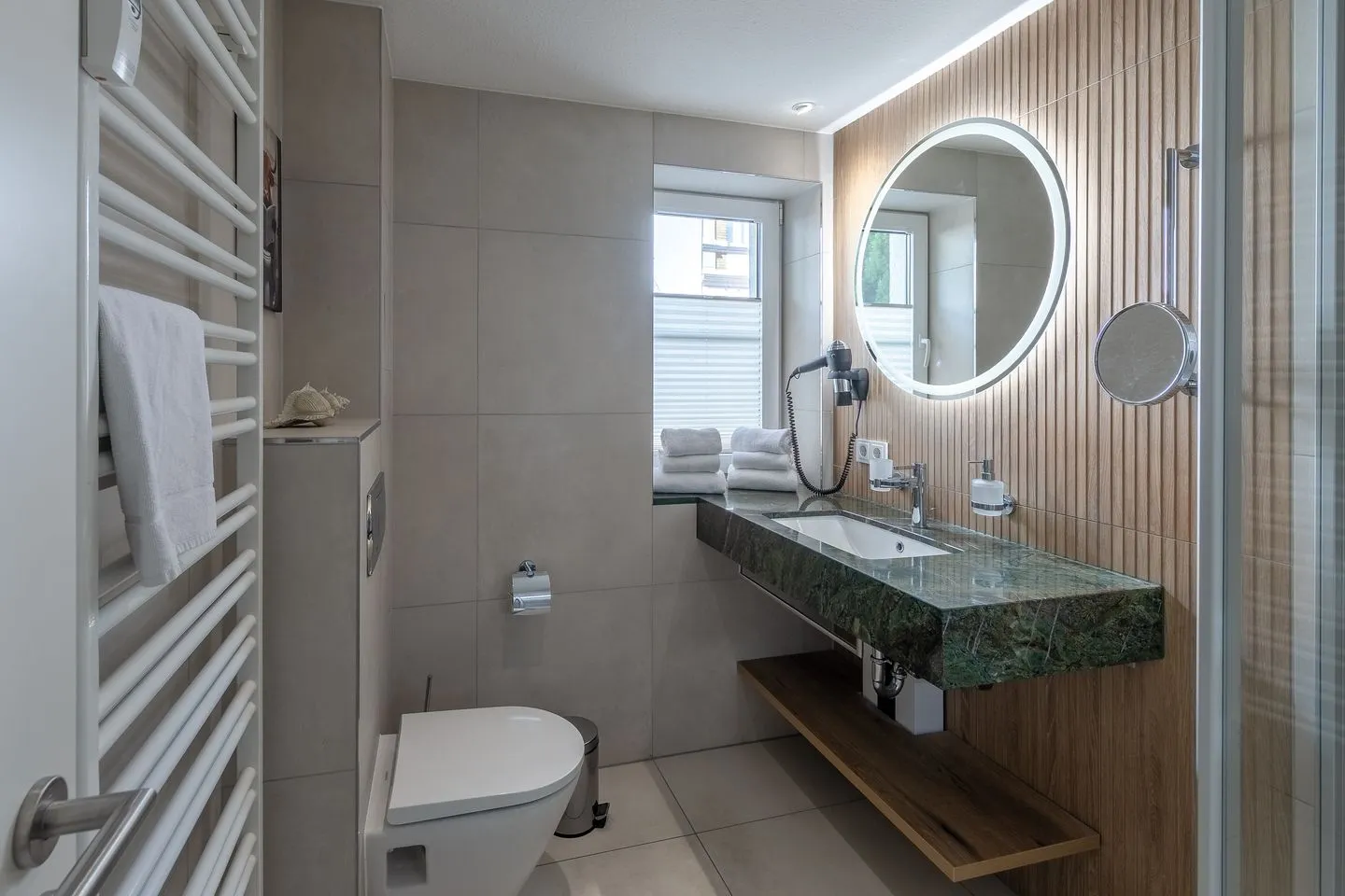 Hafendomicil Citymarina Waren (Müritz) - Ferienwohnung Hafendomicil Citymarina Badezimmer