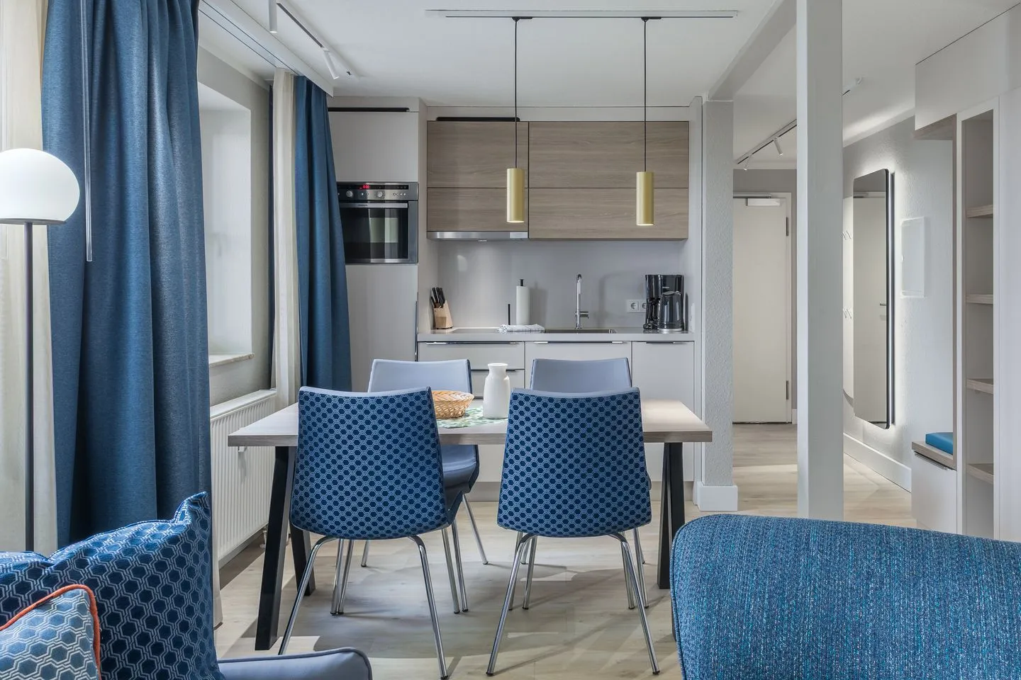 Hafendomicil Citymarina Waren (Müritz) - Ferienwohnung Hafendomicil Citymarina Essbereich mit offener Küche