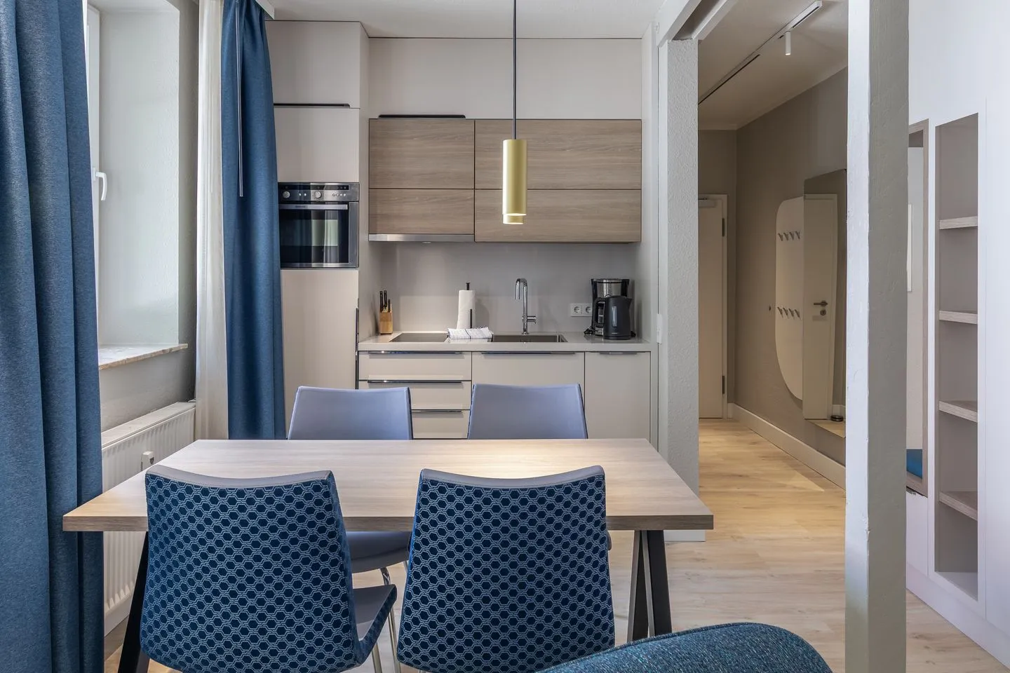 Hafendomicil Kleines Meer Waren (Müritz) - Ferienwohnung Hafendomicil Kleines Meer Waren Esstisch