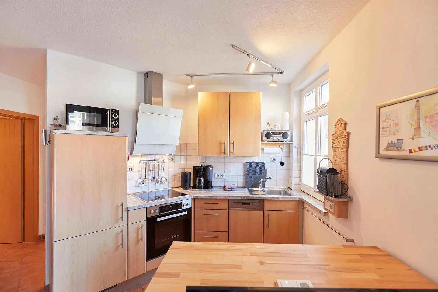Haus Stella Maris - Ferienwohnung Lichtblick Borkum - Küche / Küchenzeile