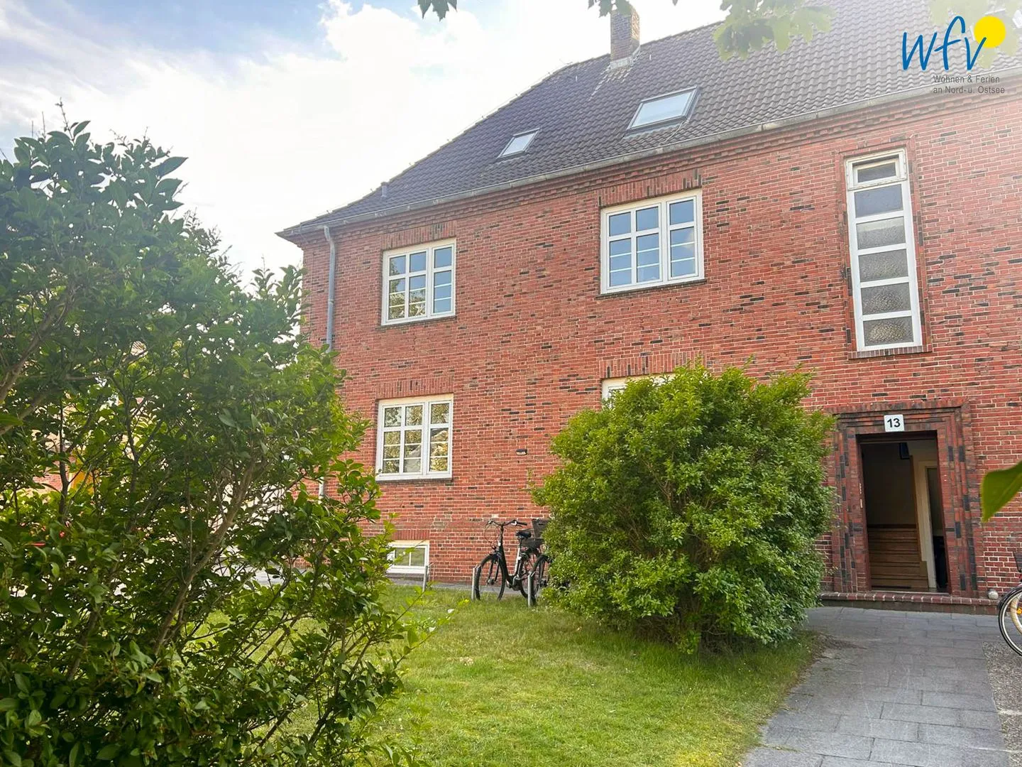 Haus Hindenburgstr. 13 Ferienwohnung Lüttje Land Borkum - Fassade / Eingang