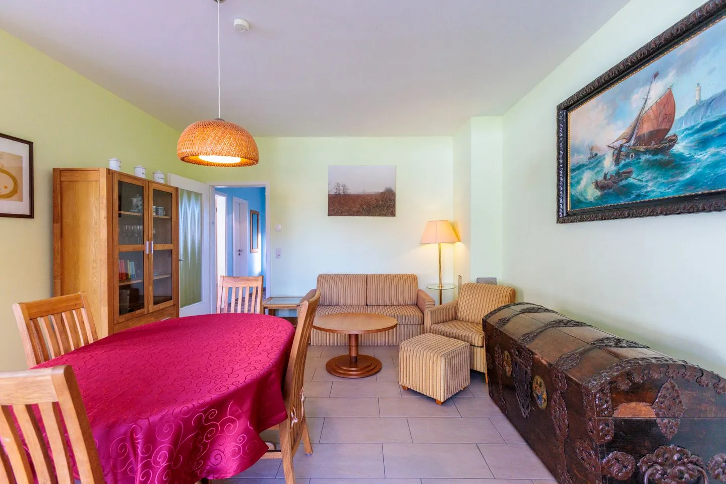 Wuschels Hütt Ostseeheilbad Zingst - Wohnbereich mit Sofa und Sessel