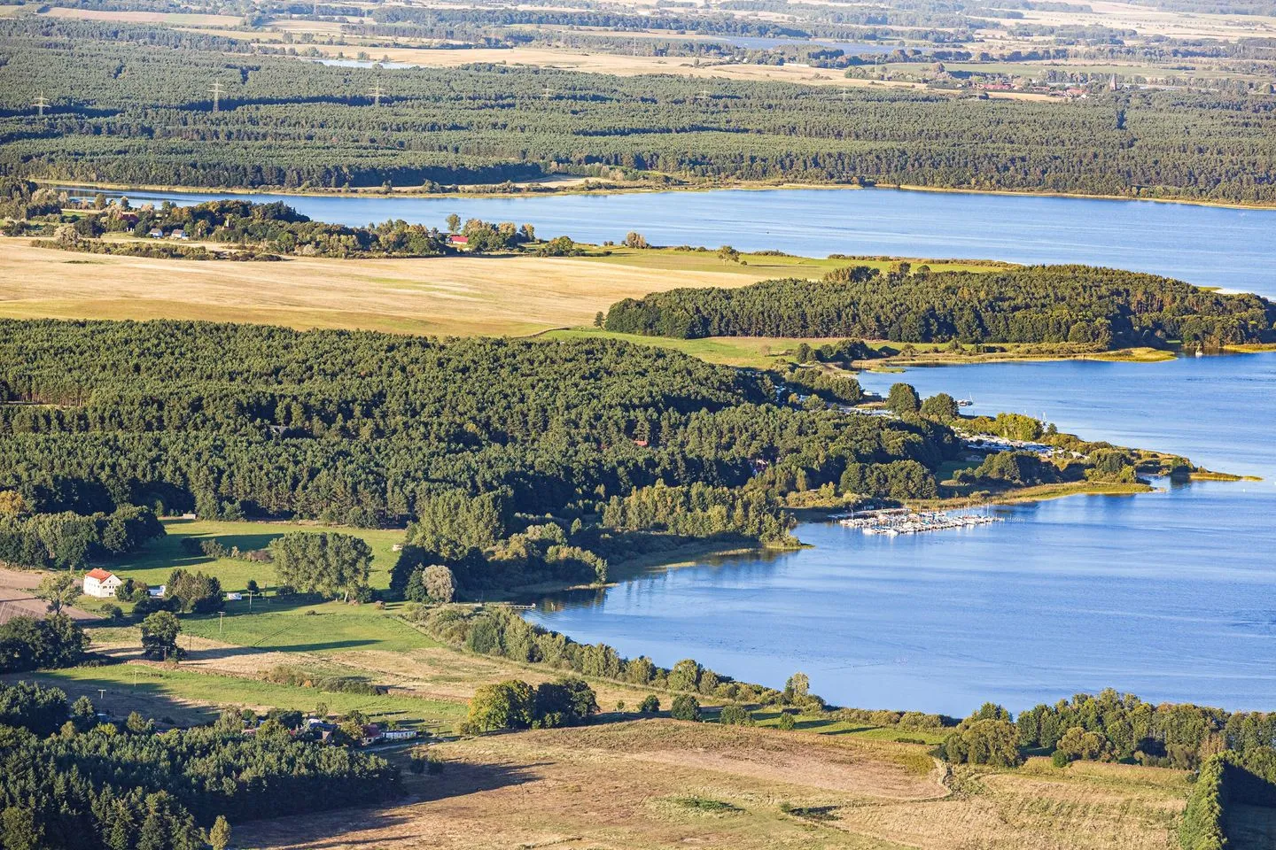 Storchenruh Fleesensee - Göhren Lebbin - Ferienwohnung Storchenruh Drohnenaufnahme vom Fleesensee