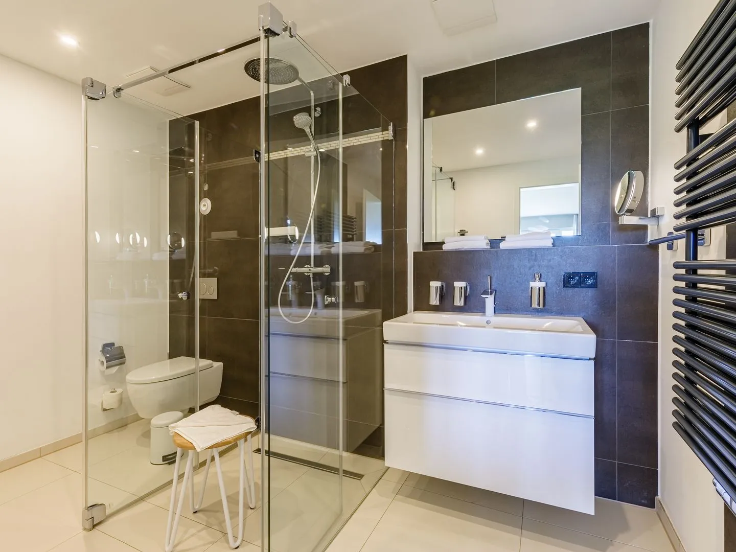 Strandidylle Wustrow - Ferienwohnung Strandidylle Ostseebad Wustrow Badezimmer mit modernen Waschtisch