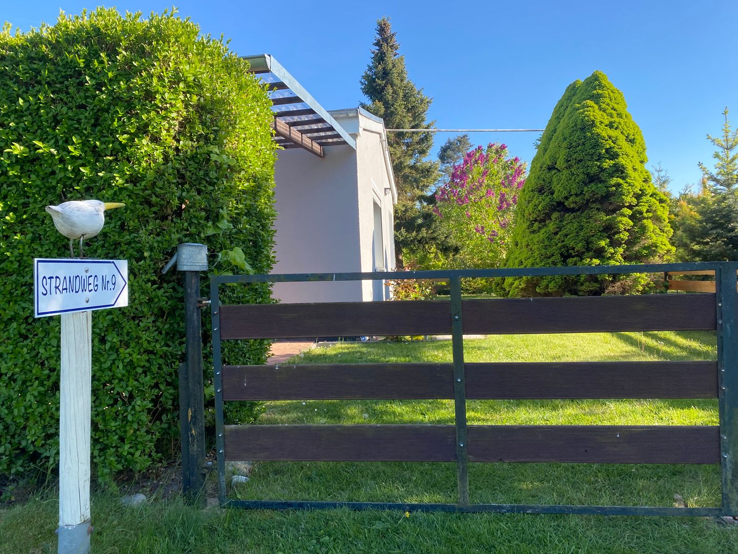 Strandnaher und lichtdurchfluteter Bungalow für zwei Personen an der Ostsee.