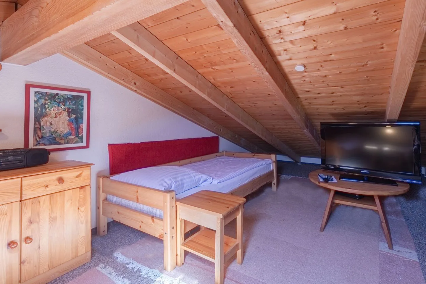 Himmelblau Jabel - Ferienhaus Himmelblau in Jabel eines der Einzelbett im Schlafzimmer