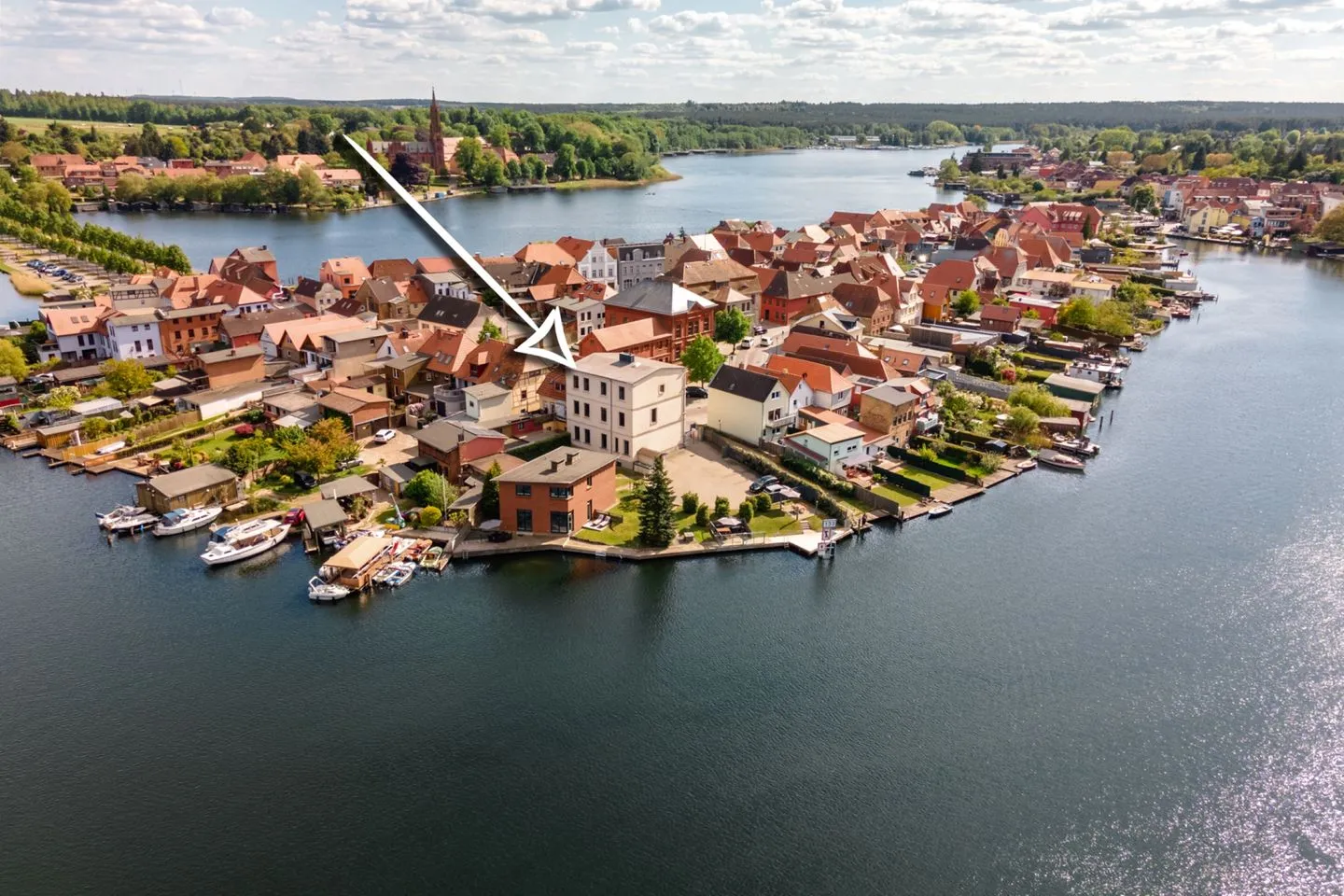 SeaLove Malchow - Ferienwohnung SeaLove in Malchow Drohnenaufnahme von Haus und Umgebung