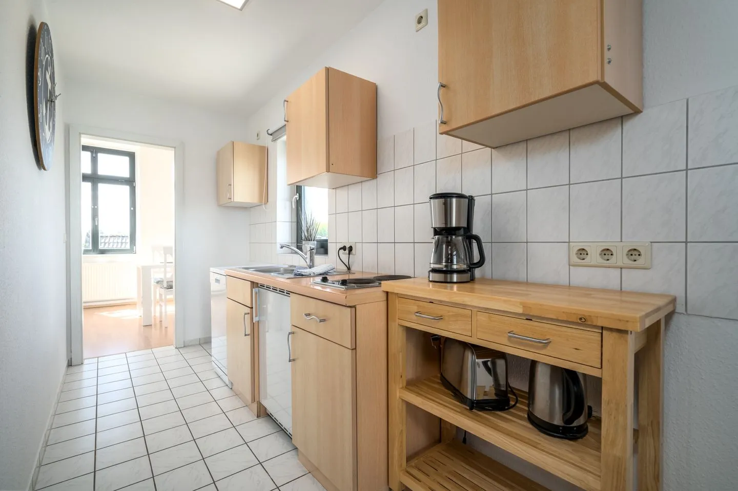 SeaLove Malchow - Ferienwohnung SeaLove in Malchow Blick auf die offene Küchenzeile