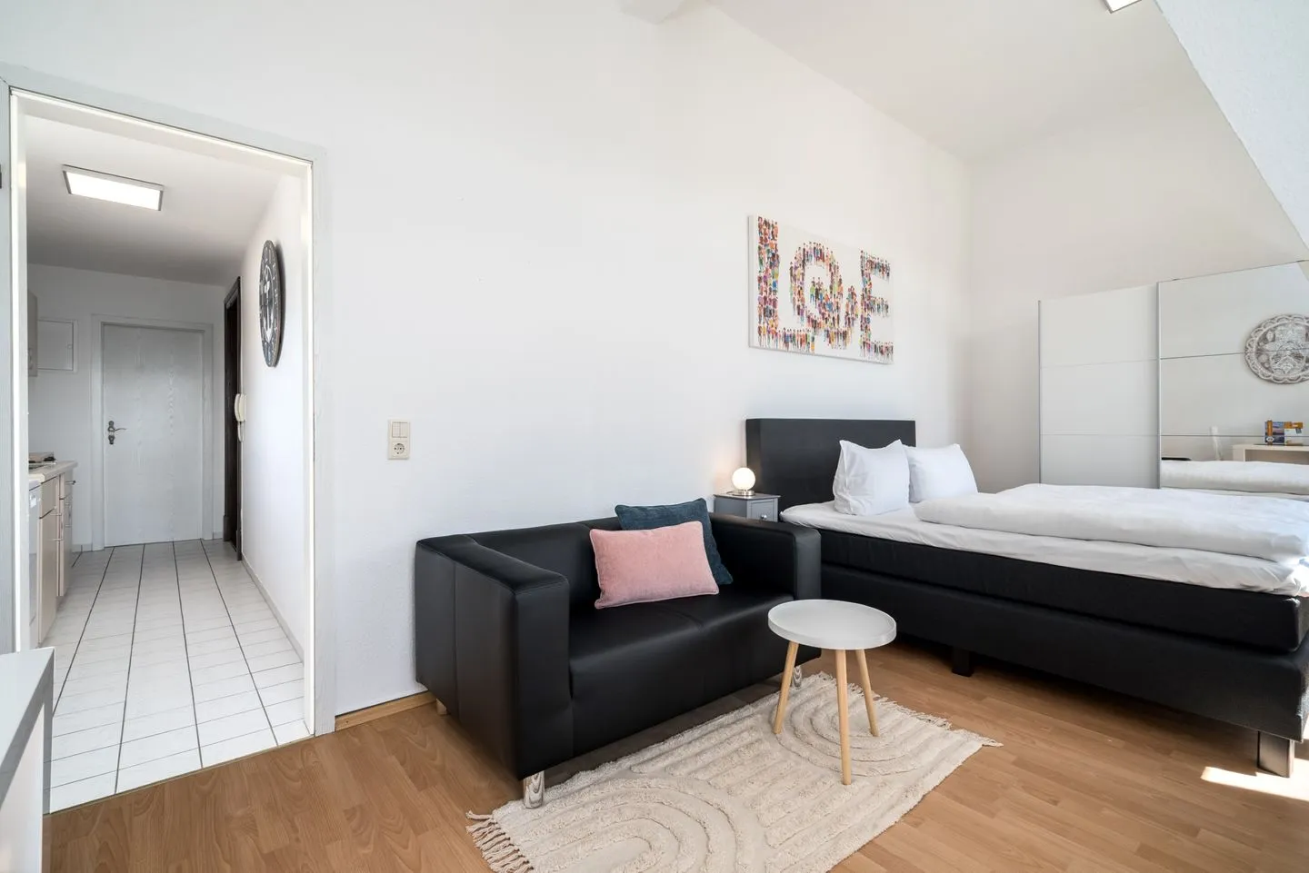SeaLove Malchow - Ferienwohnung SeaLove in Malchow Couch im Wohnbereich