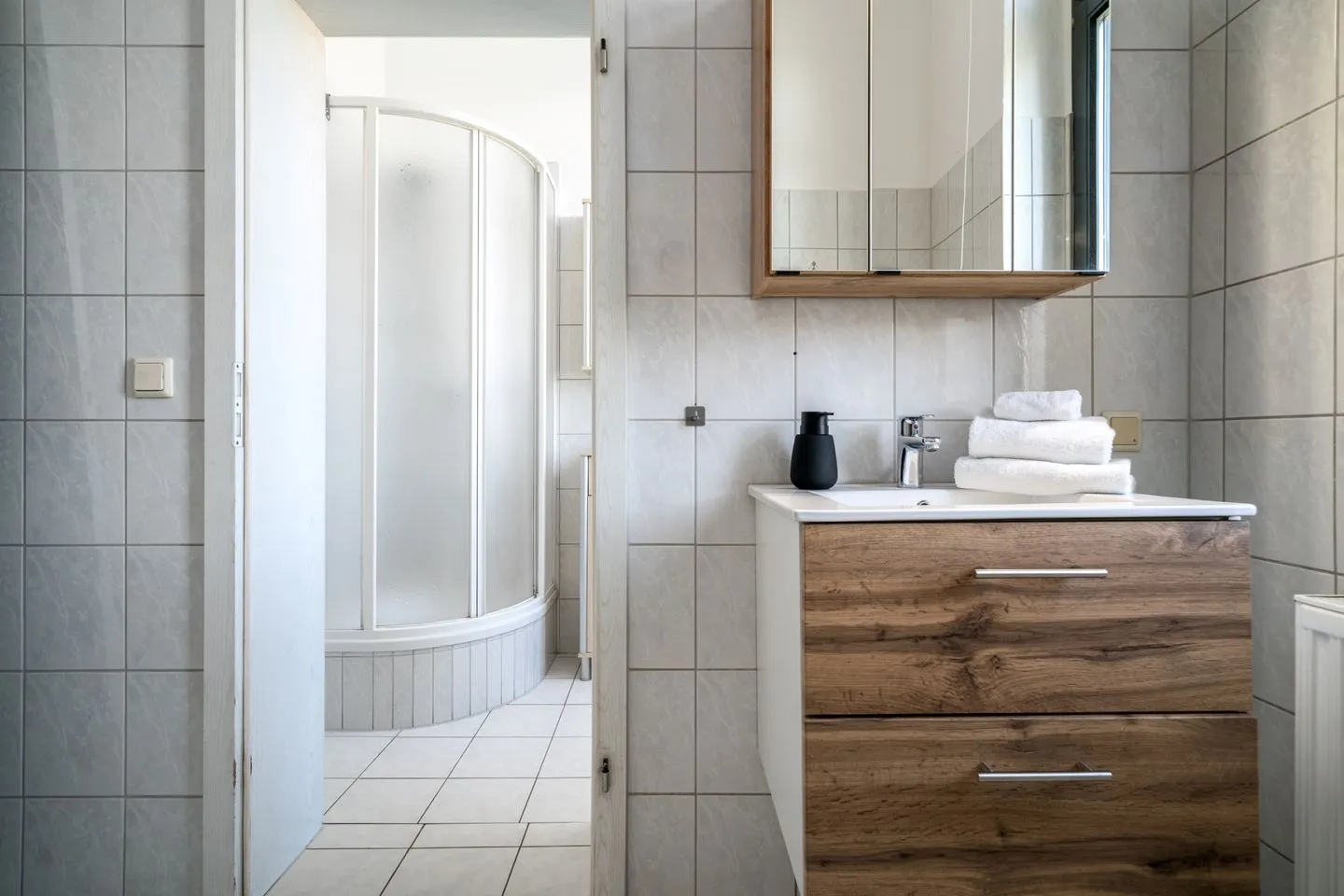 InselLiebe Malchow - Ferienwohnung InselLiebe in Malchow Badezimmer mit Dusche