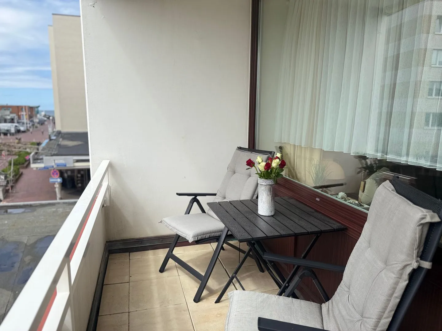 Ferienwohnung im Haus Strandstr.22 Strandläufer 34 Westerland - kleiner Meerblick vom Balkon