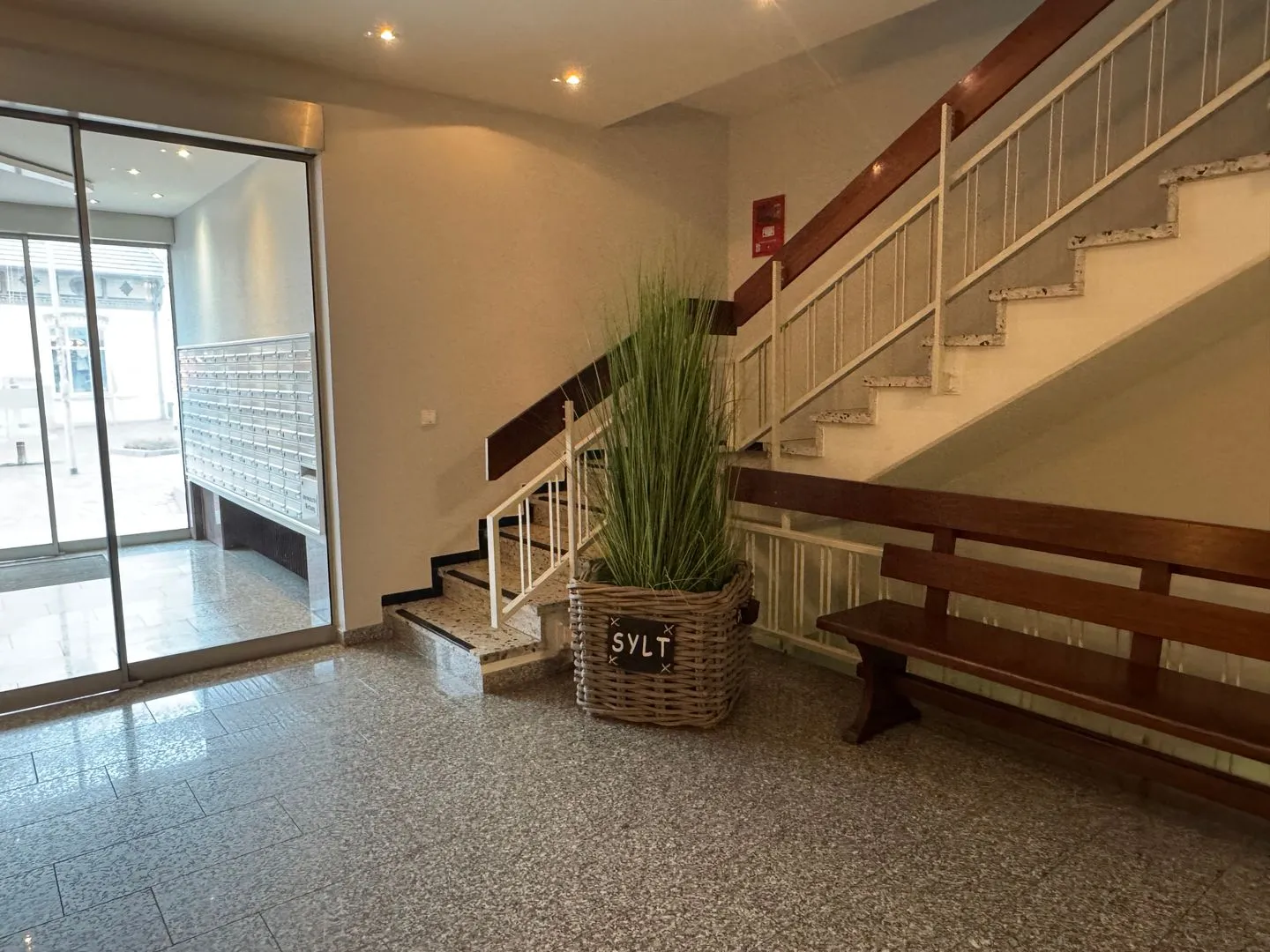 Ferienwohnung im Haus Strandstr.22 Strandläufer 34 Westerland - Eingangsbereich mit Rampen