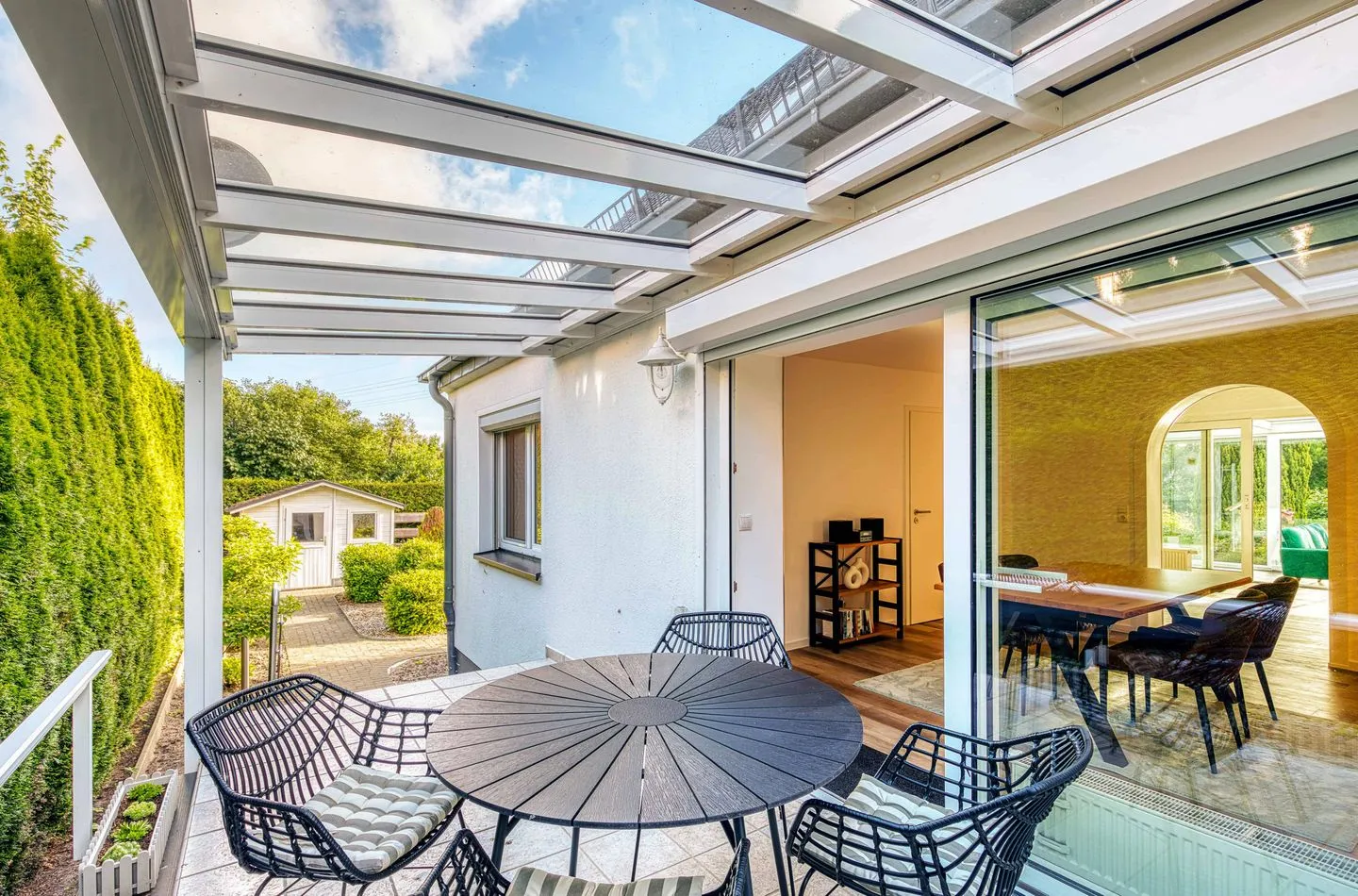 Lakeside House Waren (Müritz) - Ferienwohnung Lakeside House überdachte Terrasse