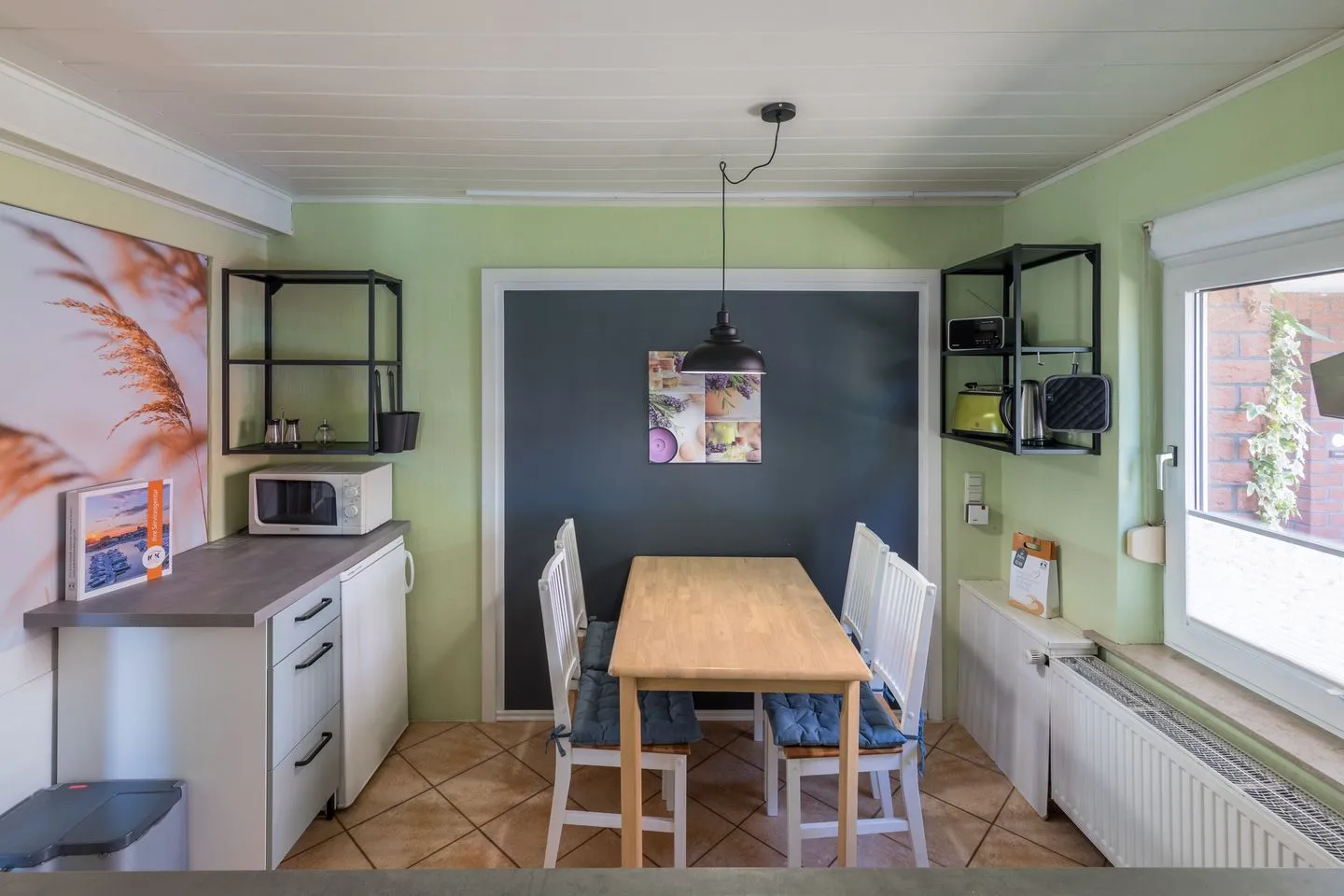 Marienkäfer Waren (Müritz) - Ferienwohnung Marienkäfer Waren Küche mit gemütlicher Essecke
