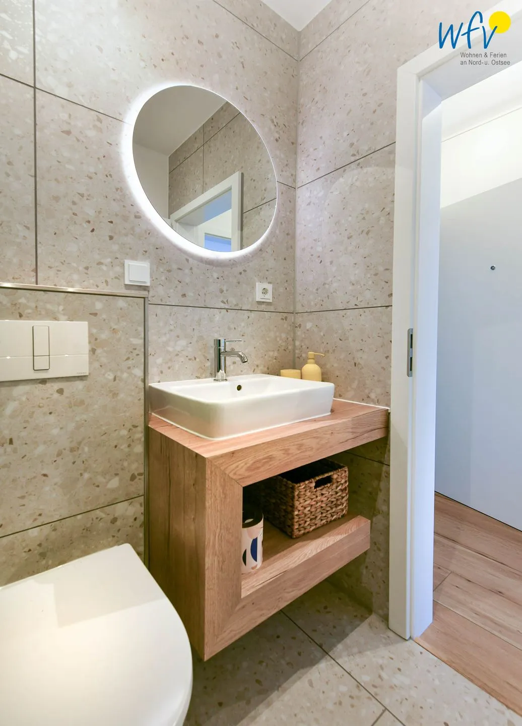 Haus am Dorfbrunnen Ferienwohnung Strandfloh Wangerooge - Badezimmer
