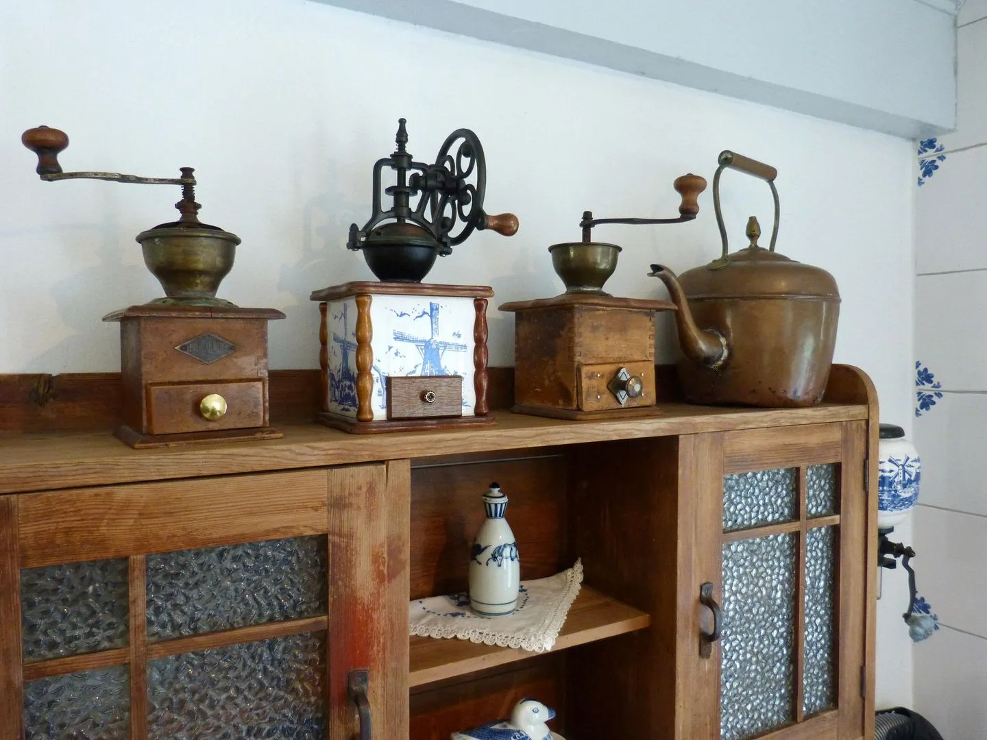 Friesenhaus Amrum Hommelkasche Süddorf auf Amrum - Küche in der Friesenhaushälfte Hommelkasche in Süddorf auf der Nordseeinsel Amrum