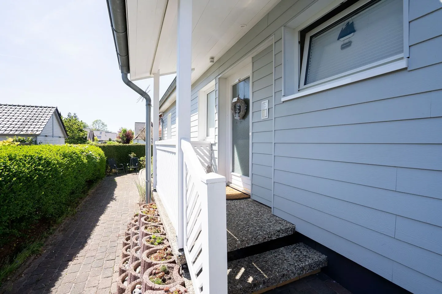 (STR90a) Ferienwohnung "Haus Diana 1" F*** Niendorf - Fassade / Eingang