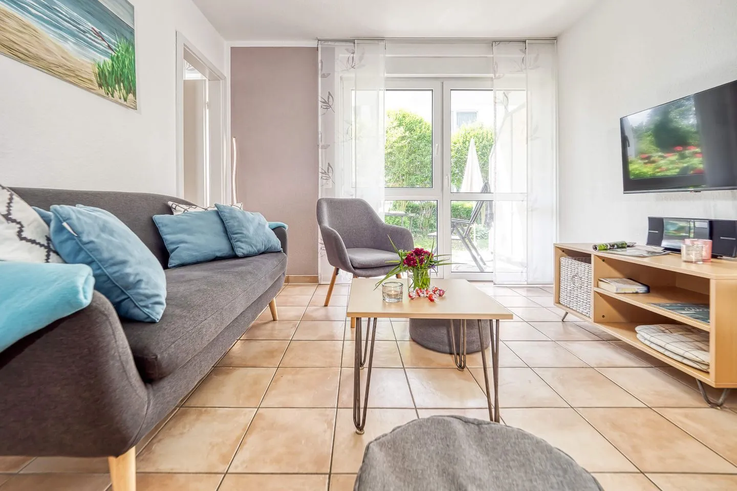 Residenz am Strand Backfisch (Ostseebrise) - Wohnung 5-66 Ostseeheilbad Zingst - Wohnbereich mit Blick zur Terrasse