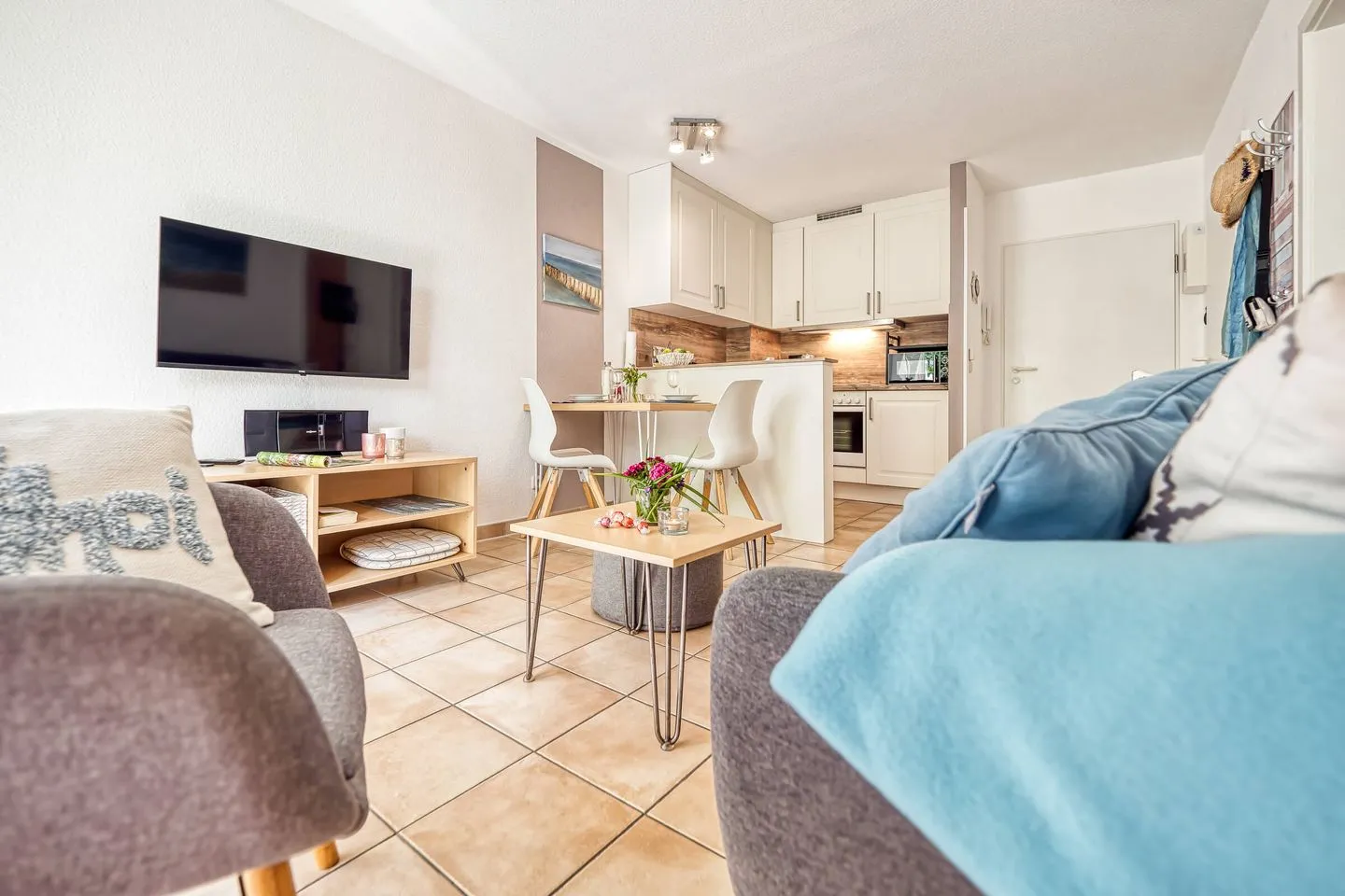 Residenz am Strand Backfisch (Ostseebrise) - Wohnung 5-66 Ostseeheilbad Zingst - Wohnbereich mit TV