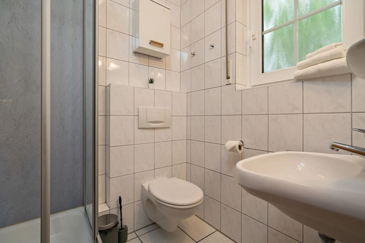 Waldblick Plauer See - Ferienhaus Waldblick am Plau am See Bad mit Dusche
