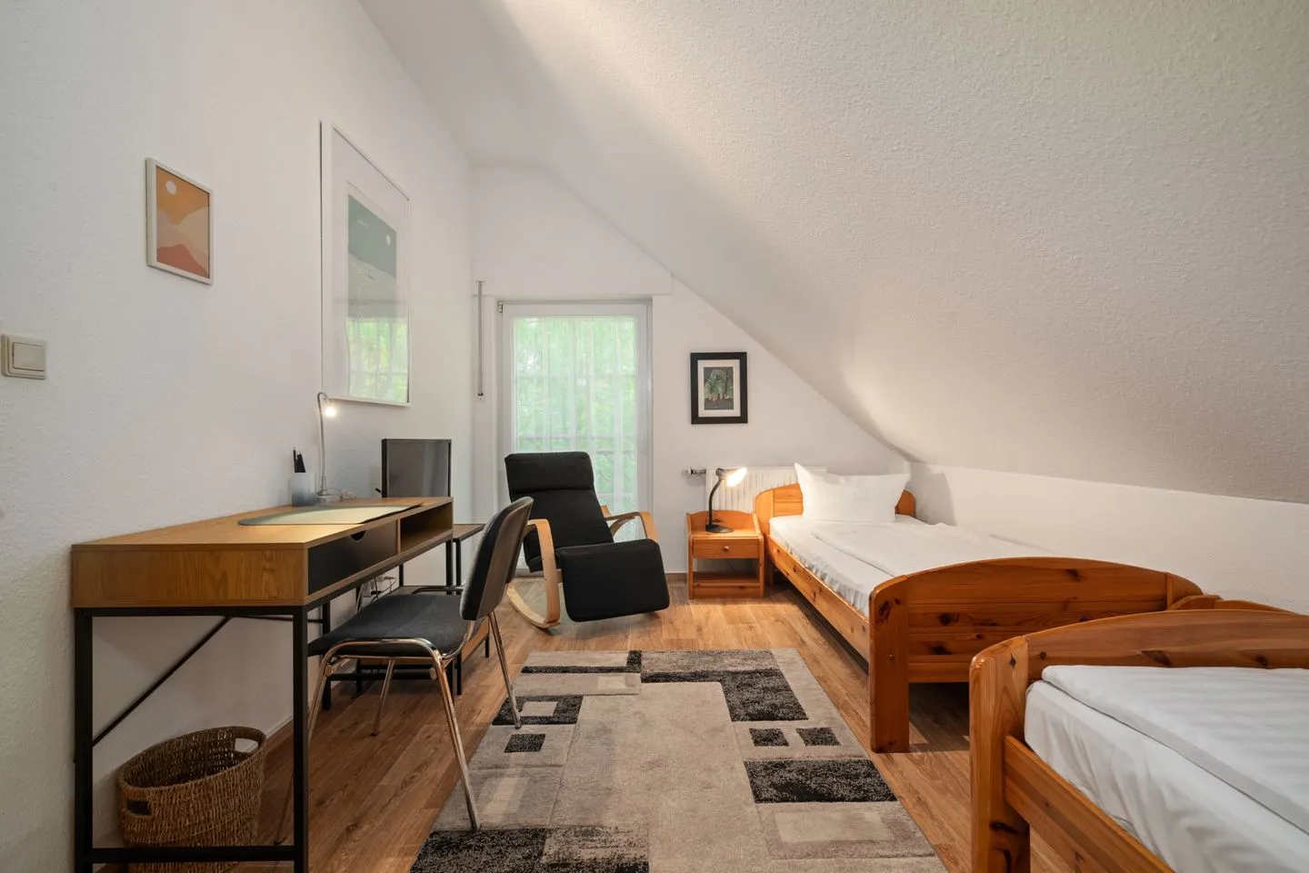 Waldblick Plauer See - Ferienhaus Waldblick am Plau am See Schlafzimmer mit Schreibtisch