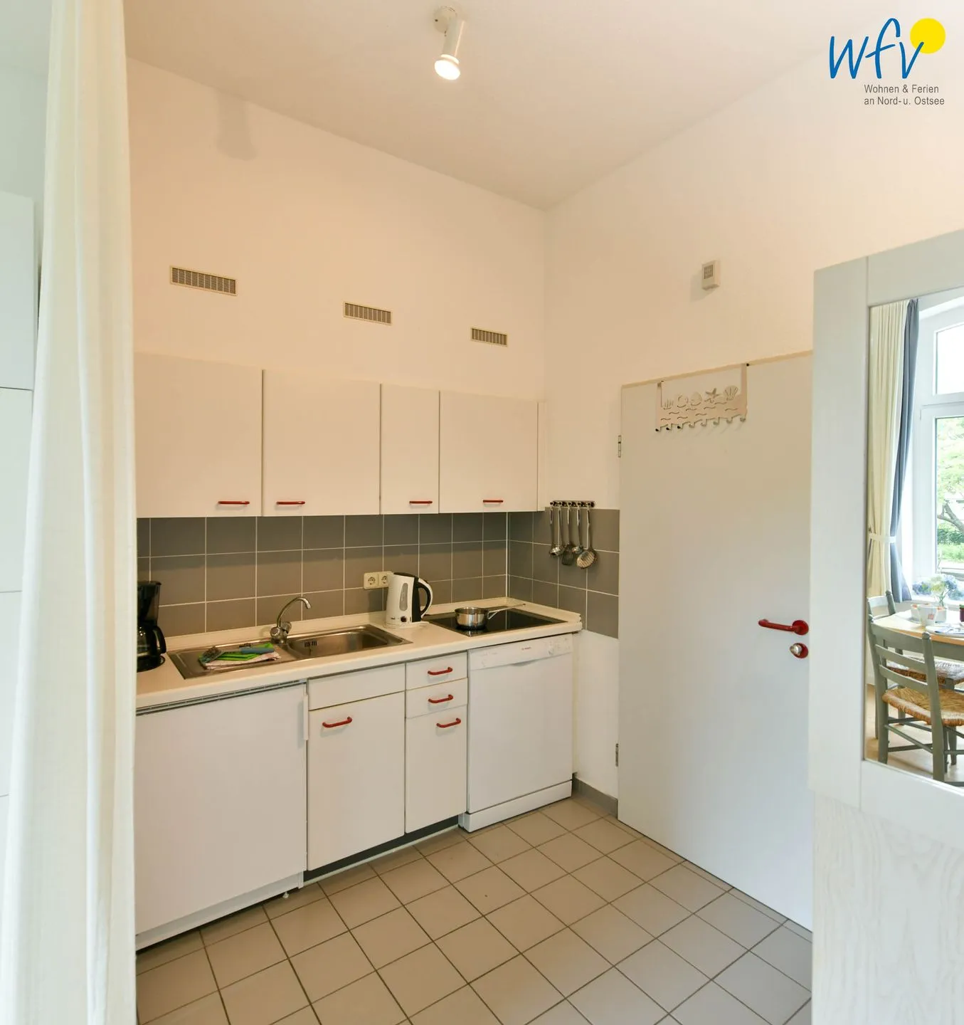Residenz am Rosengarten Ferienwohnung 9 Wangerooge - Küche / Küchenzeile