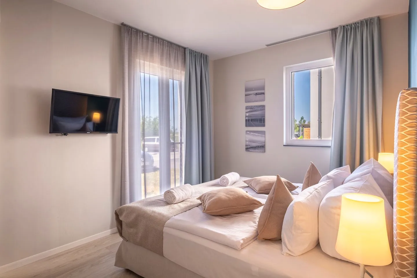 Seestern Wustrow - Ferienwohnung Seestern Wustrow Schlafzimmer mit TV