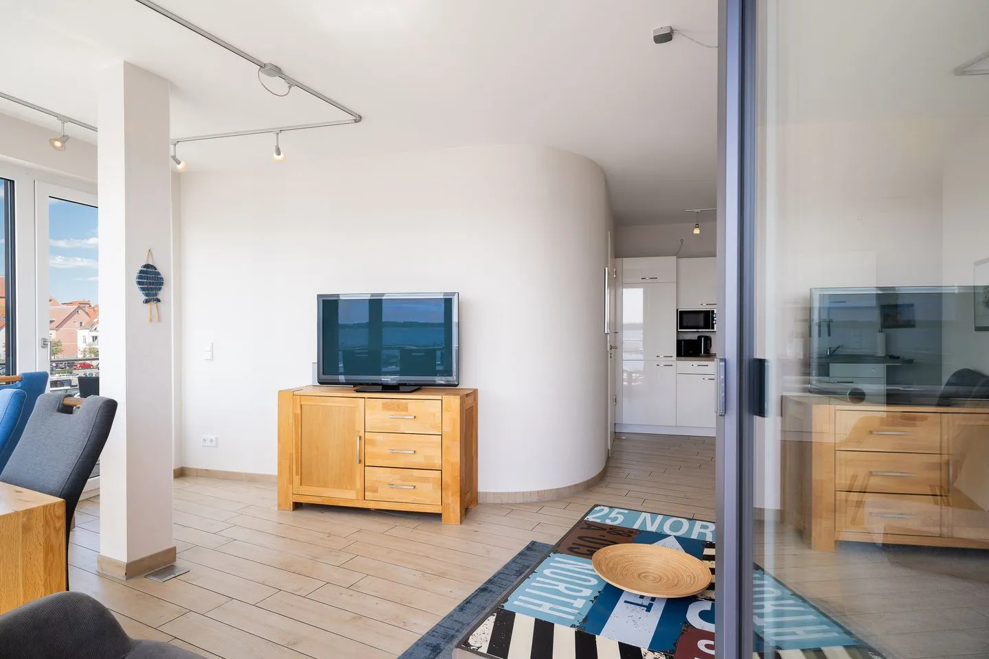 Panorama Suite Waren (Müritz) - Panorama Suite Waren mit offen gestalteten Wohnbereich
