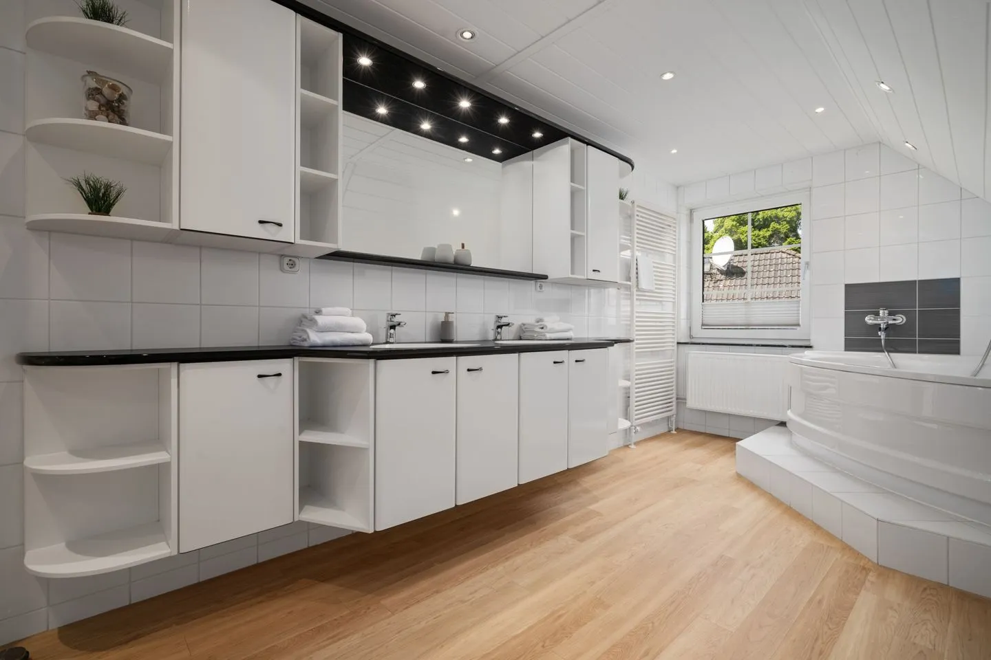 Landhus Alt-Schwerin - Ferienhaus Landhus Alt Schwerin Badezimmer