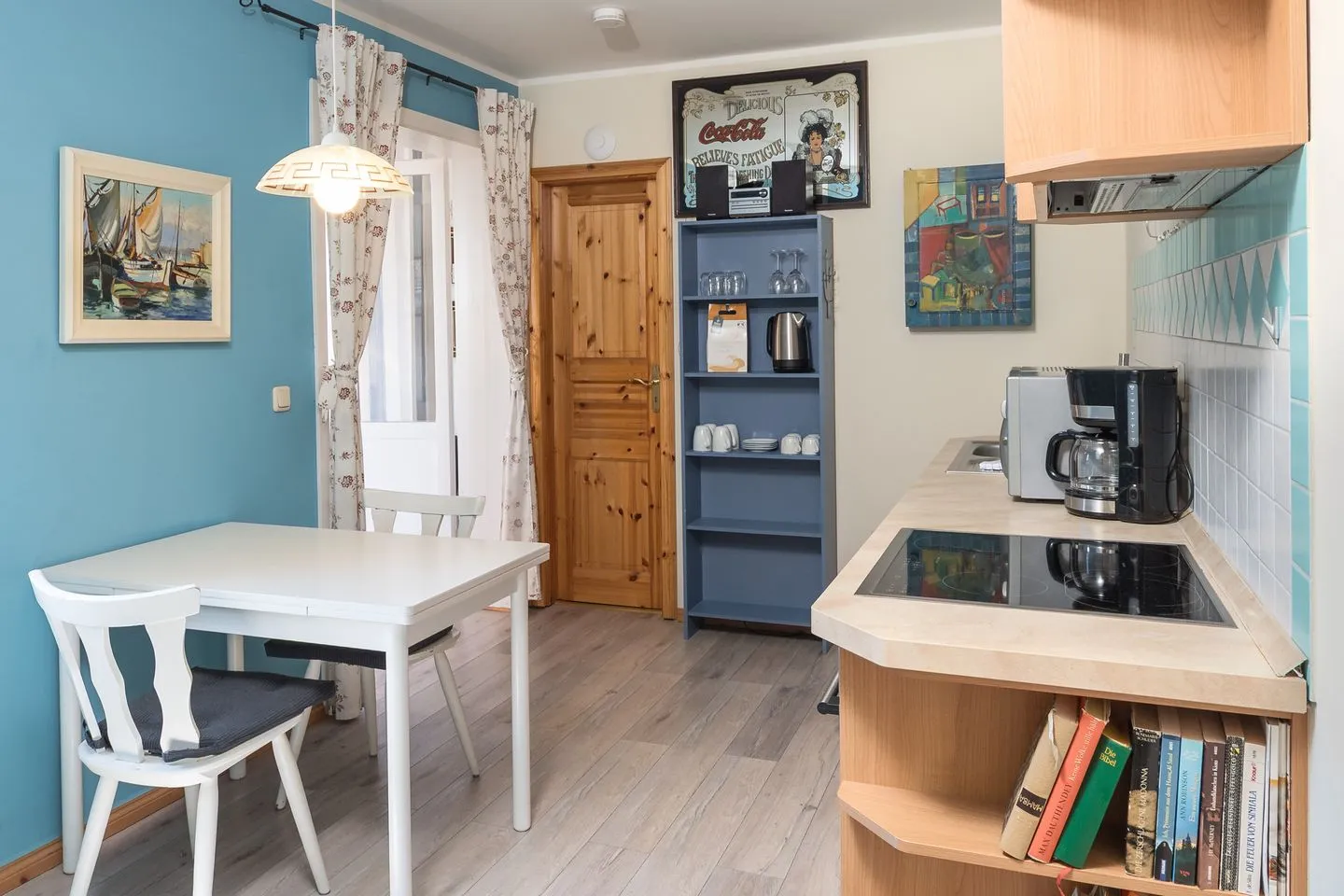 Blaue Kombüse Waren (Müritz) - Ferienwohnung Blaue Kombüse Waren Küchenzeile