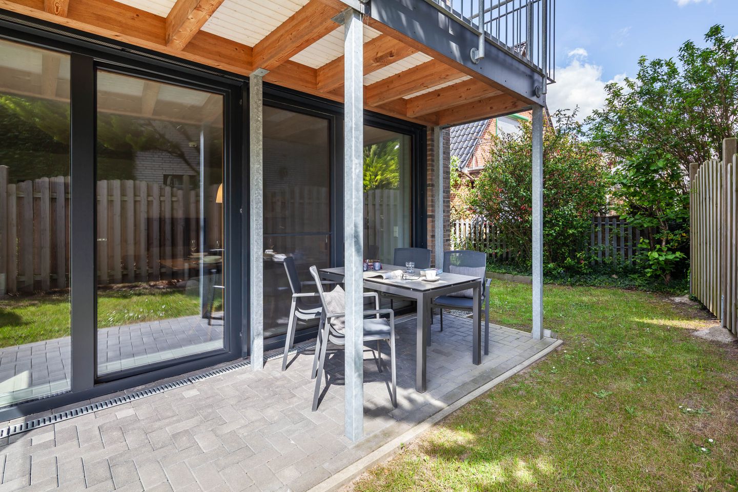 Antons Strandnest, Terrasse