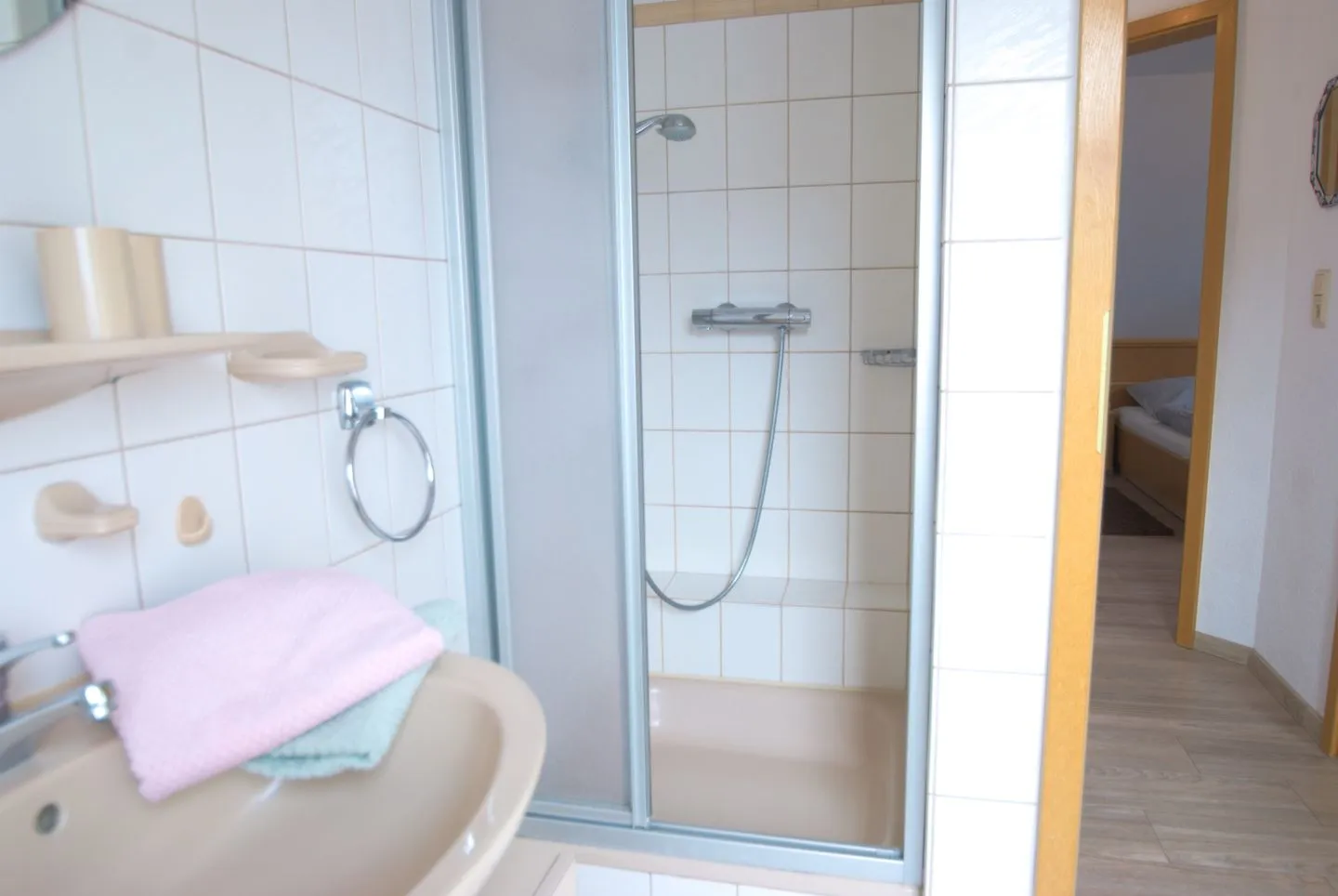 Ferienhaus Rita Norddeich - Badezimmer