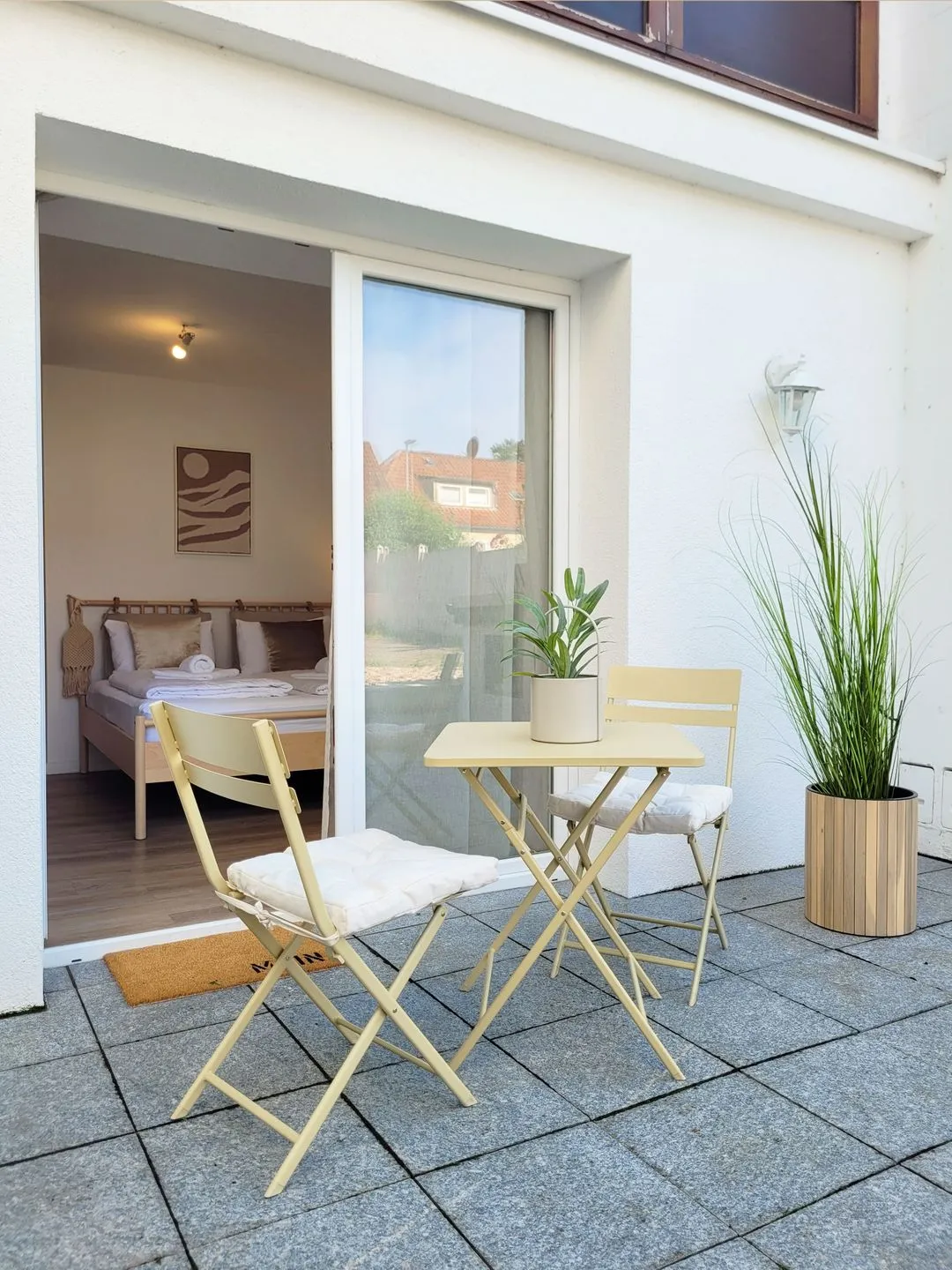 Moderner Ankerplatz mit Terrasse direkt am Hafen "Momentic" Neustadt in Holstein - Terrasse