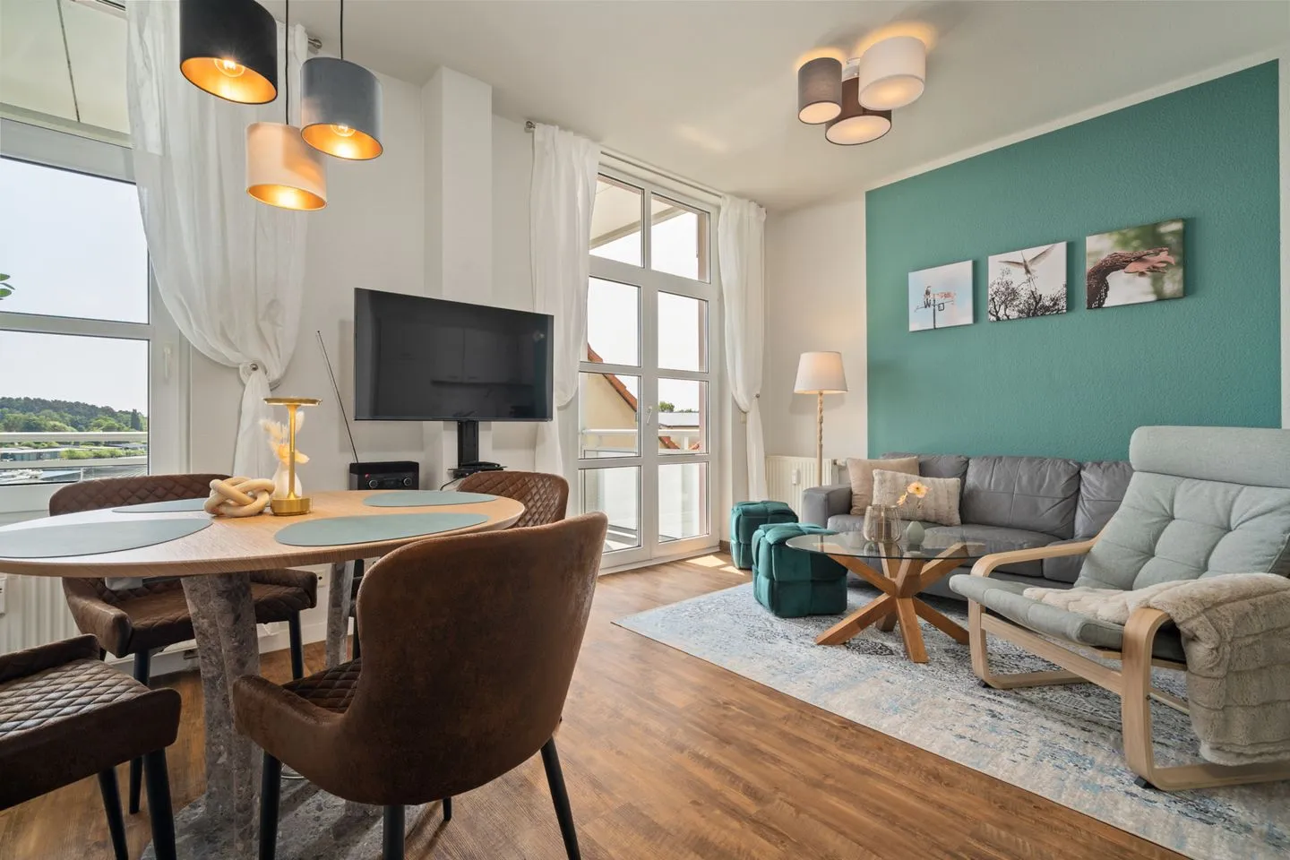 Hafenkino Waren (Müritz) - Ferienwohnung Hafenkino Müritz stilvoll eingerichteter Wohnbereich