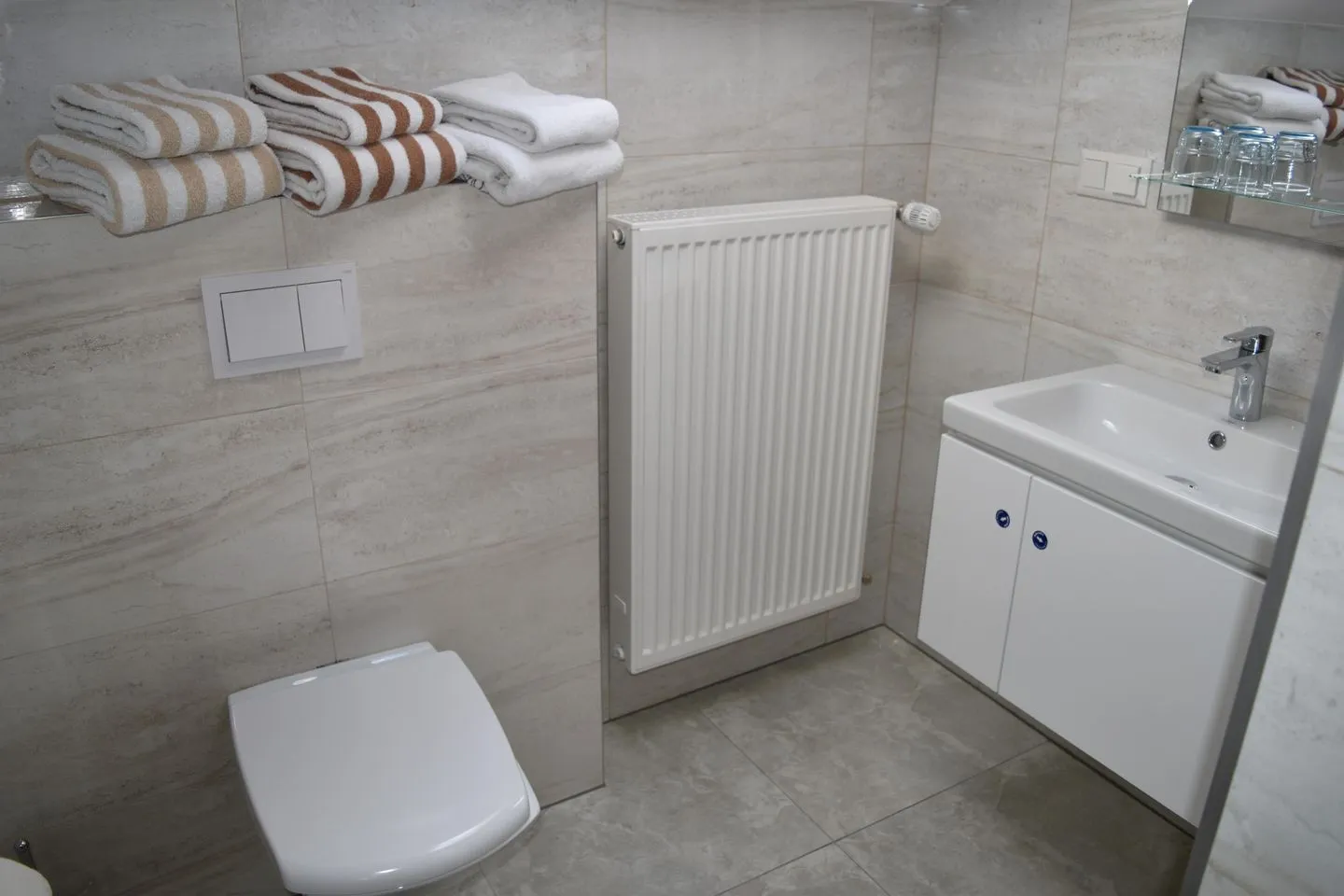 Unser Landhaus - Lastering Ferienhäuser & Apartments Haddorf - Badezimmer