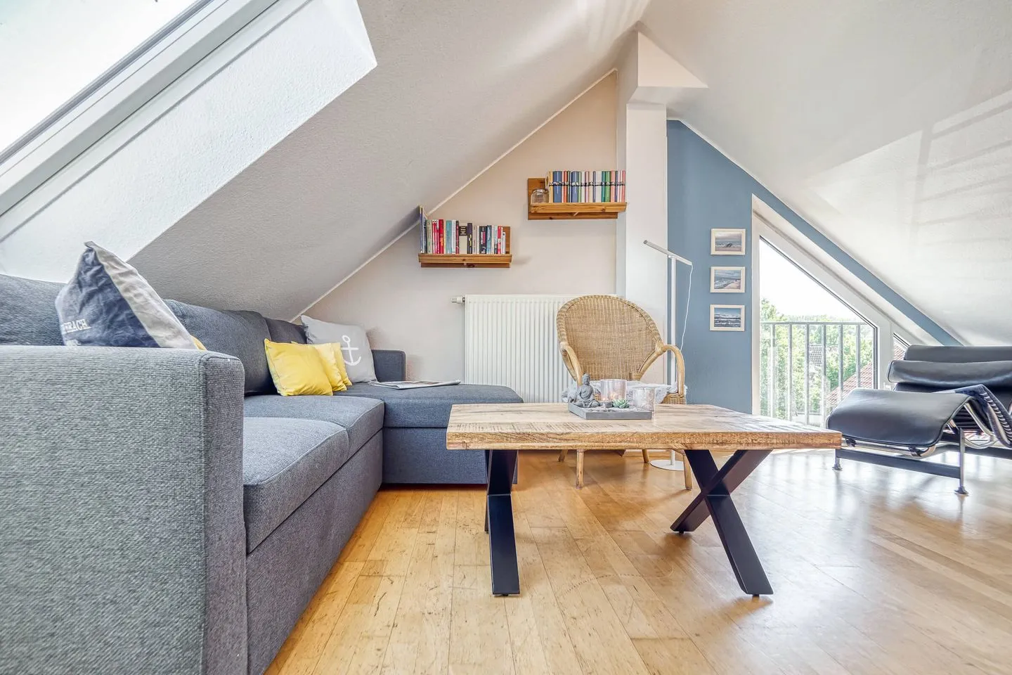 Residenz am Strand Seeschwalbe - Wohnung 4-62 Ostseeheilbad Zingst - L-Sofa mit Couchtisch