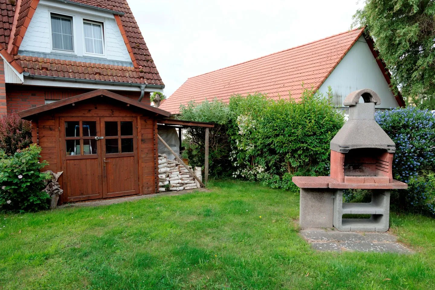 Wuschels Hütt Ostseeheilbad Zingst - Blick in den Garten