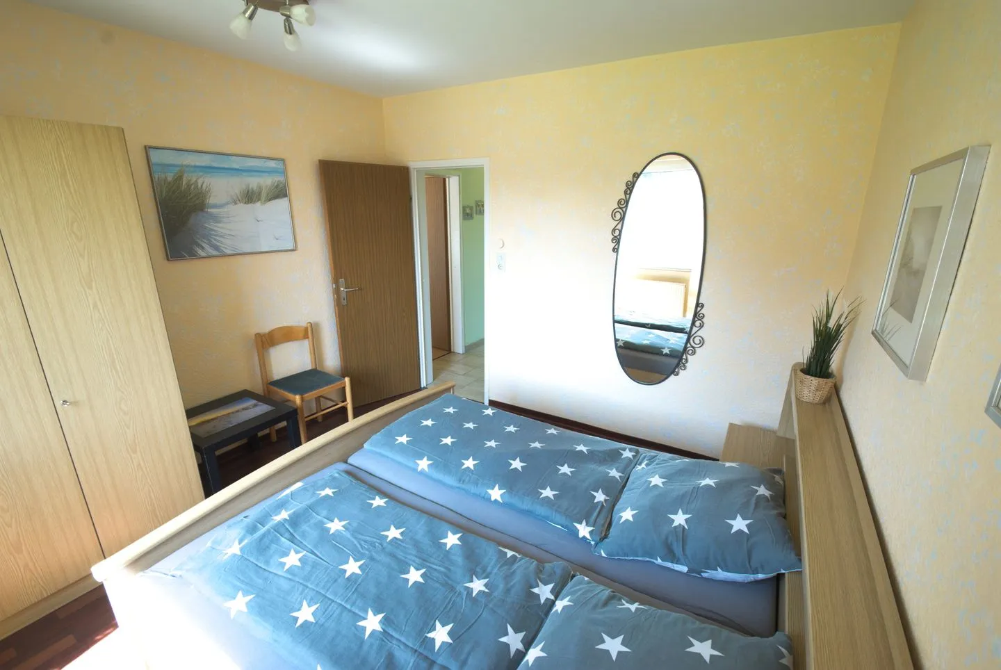 Ferienhaus Yogi Norddeich - 1.Schlafzimmer