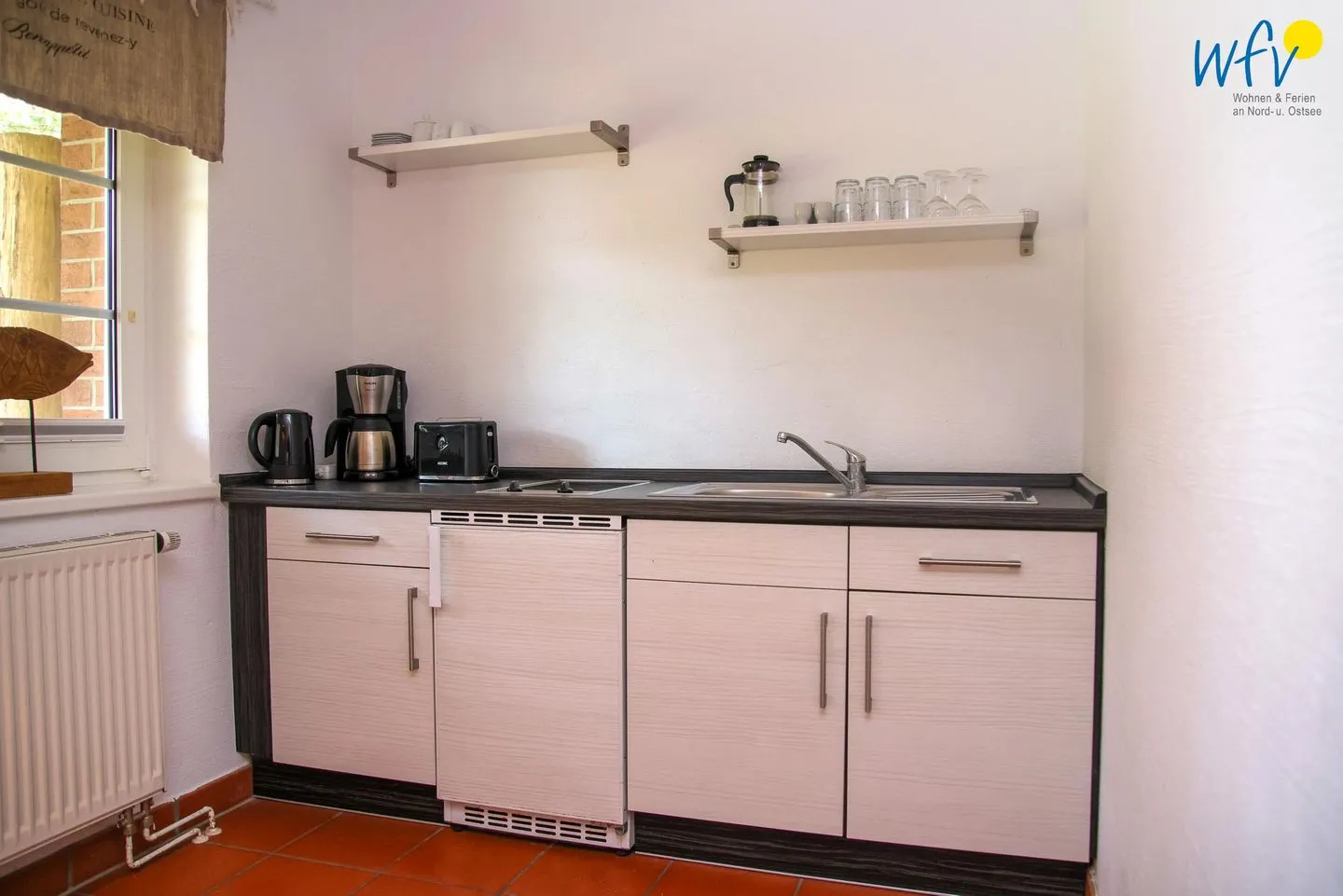Ferienhaus am Gutspark Dranske Ferienwohnung Sonnengruß Rügen - Dranske - Küche / Küchenzeile