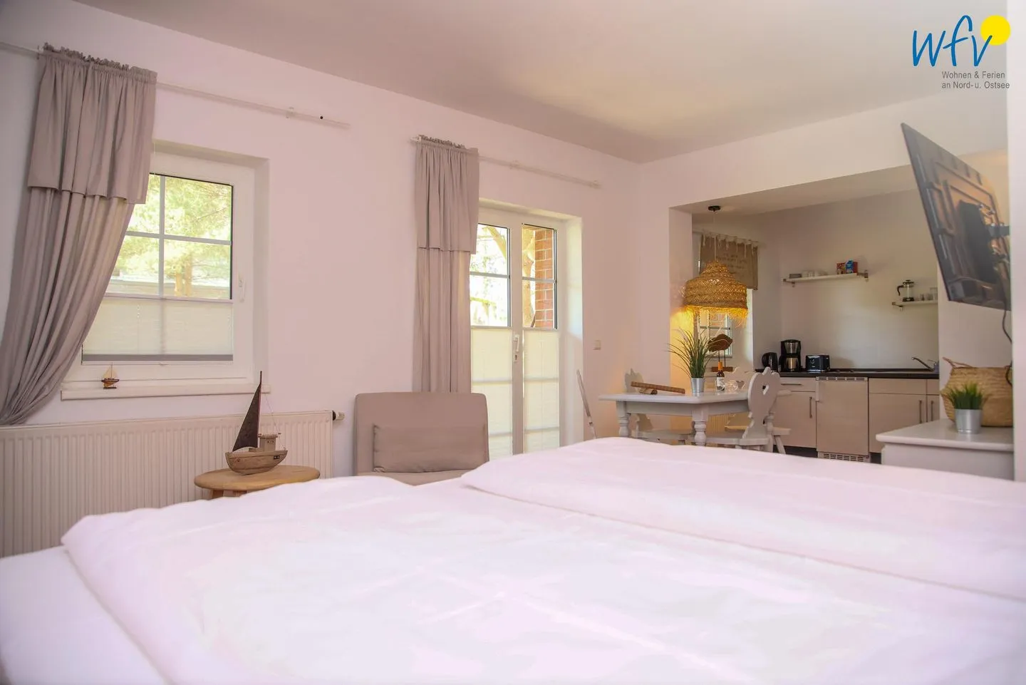 Ferienhaus am Gutspark Dranske Ferienwohnung Sonnengruß Rügen - Dranske - Wohnzimmer