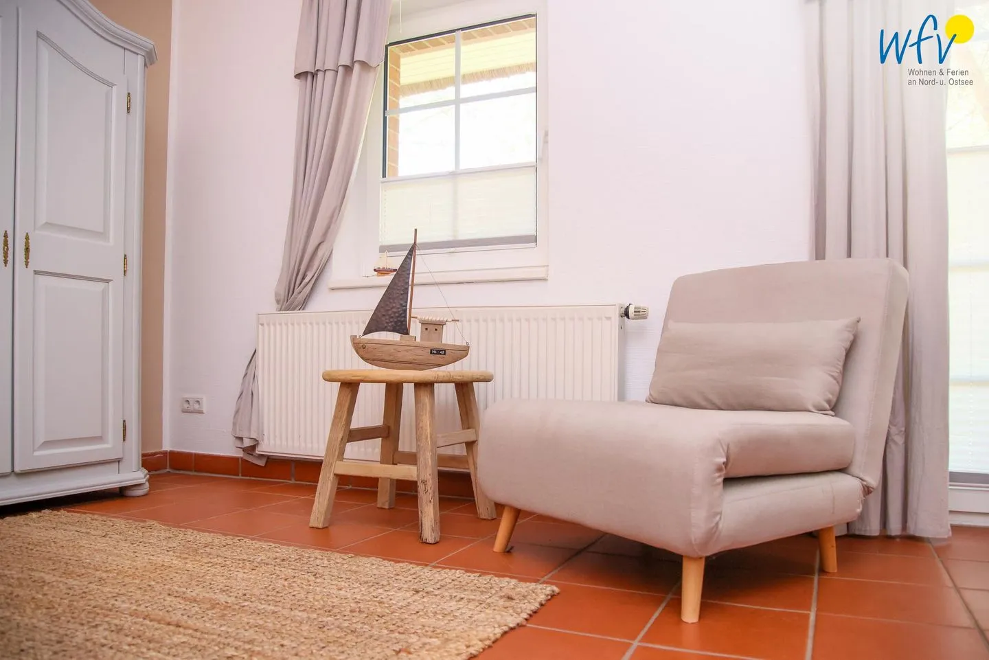 Ferienhaus am Gutspark Dranske Ferienwohnung Sonnengruß Rügen - Dranske - Wohnzimmer