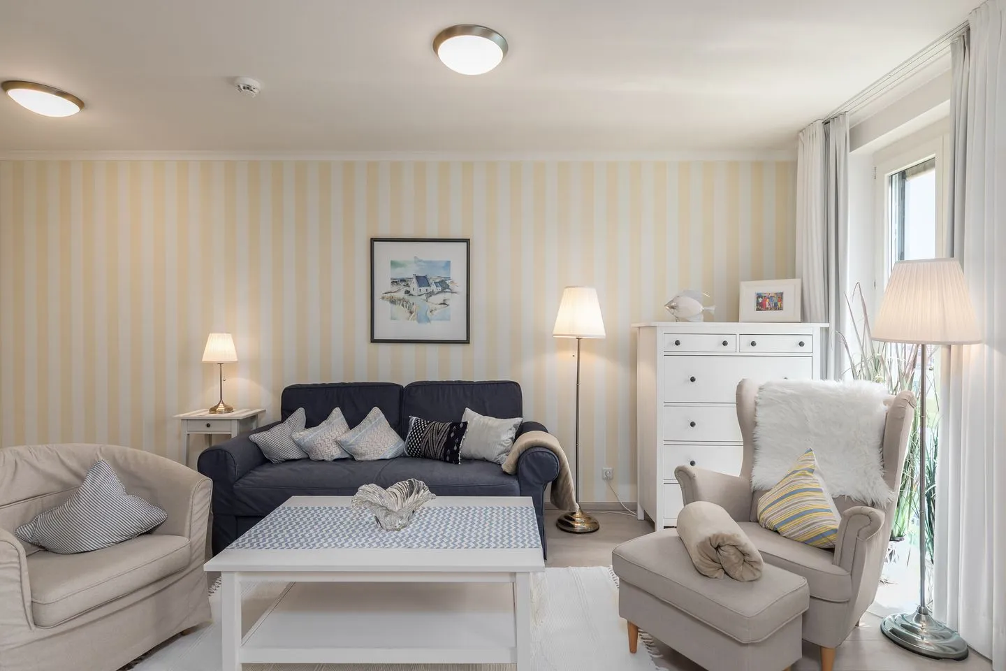 Dünensand Zingst - Ferienwohnung Dünesand Zingst Wohnzimmer mit Blick aufs Sofa